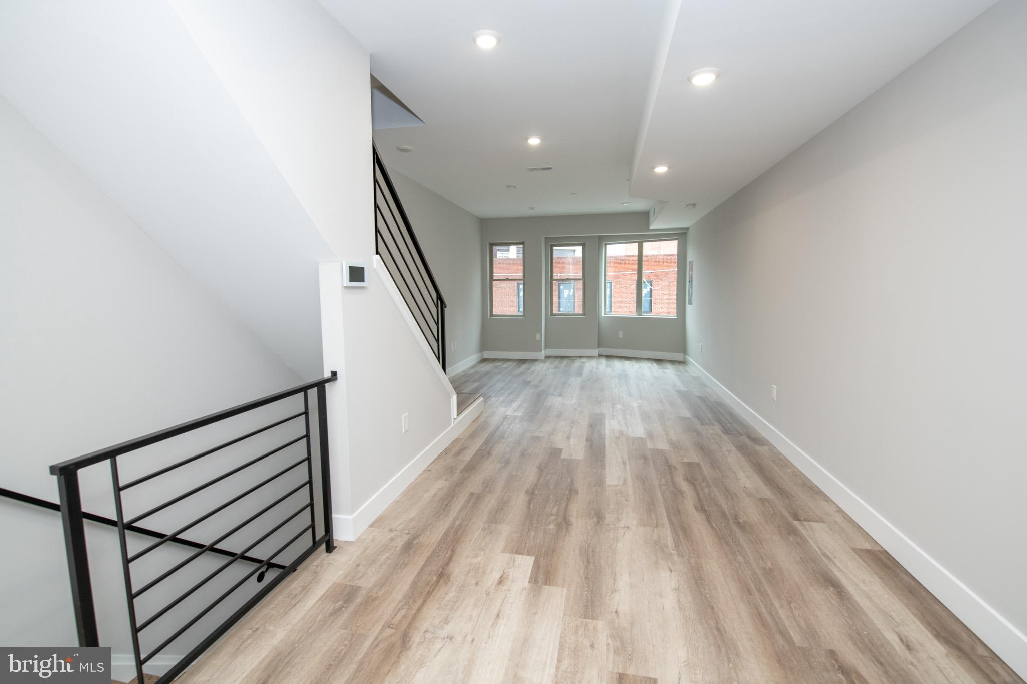 EAST KENSINGTON - Residential Income