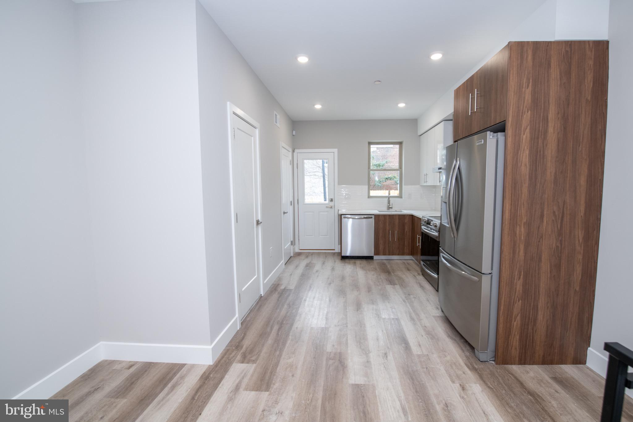 EAST KENSINGTON - Residential Income