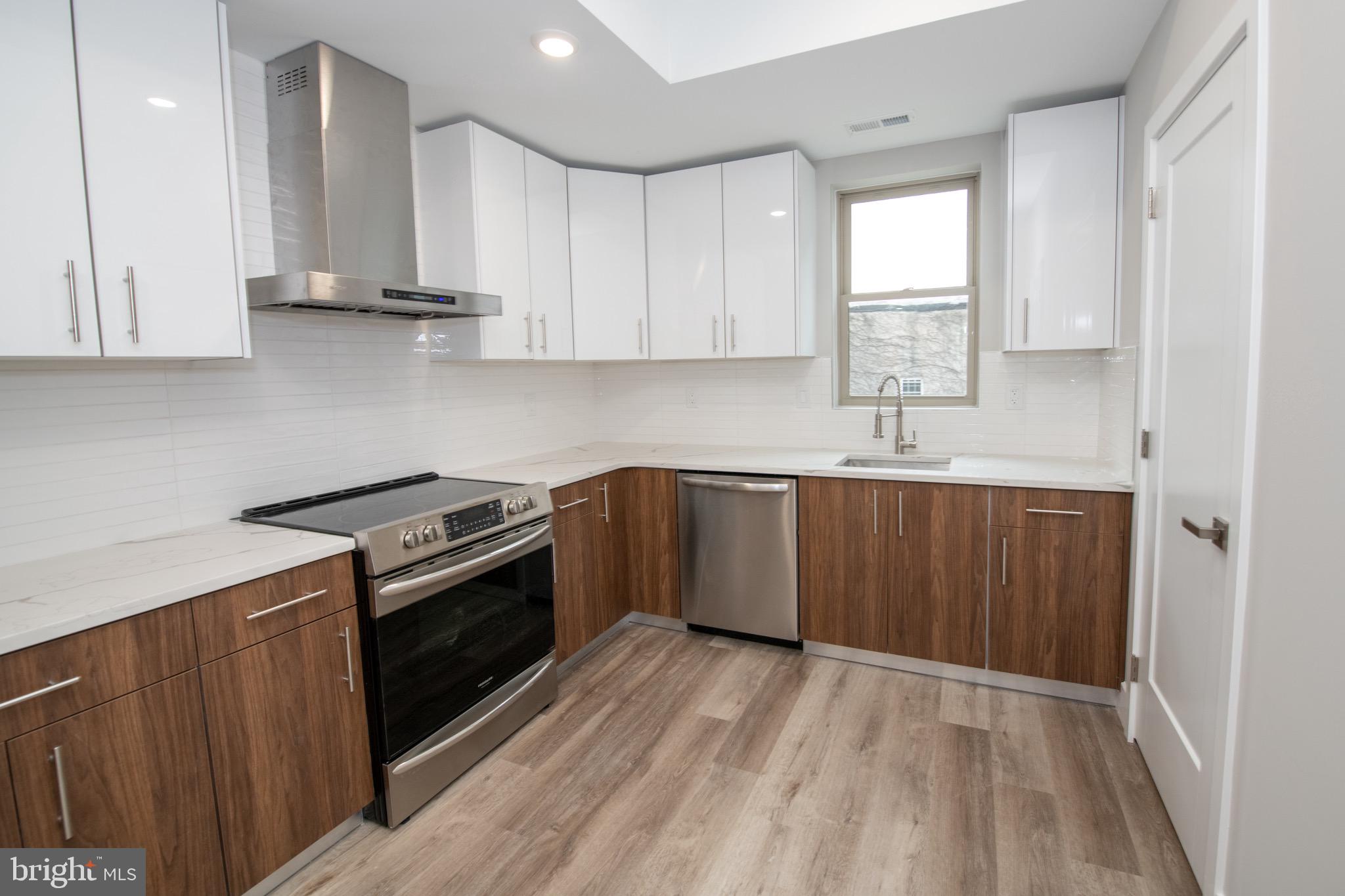 EAST KENSINGTON - Residential Income