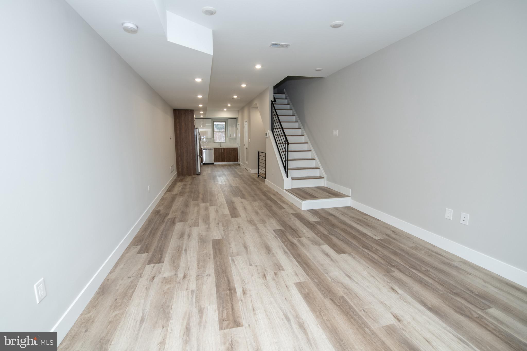 EAST KENSINGTON - Residential Income