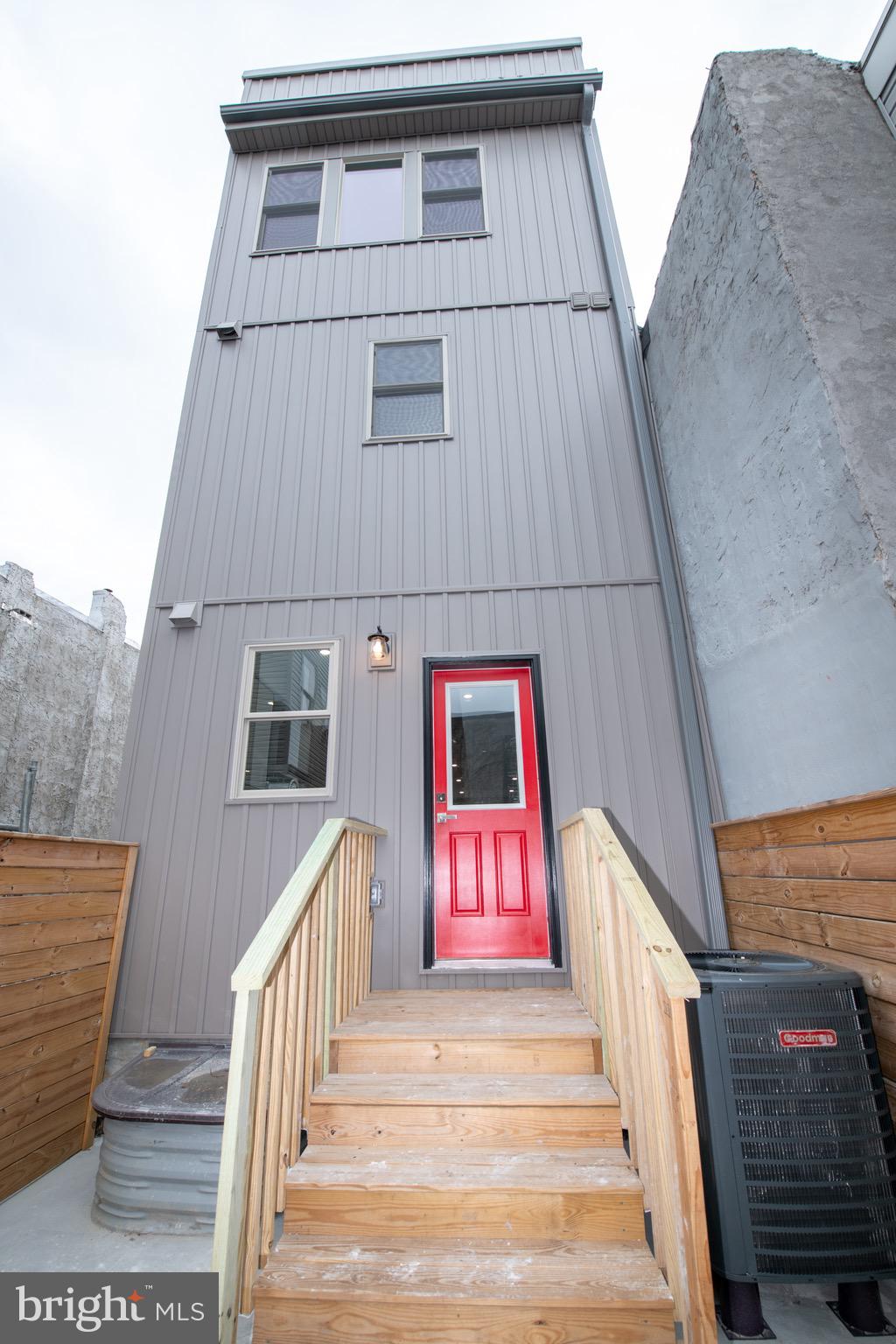 EAST KENSINGTON - Residential Income