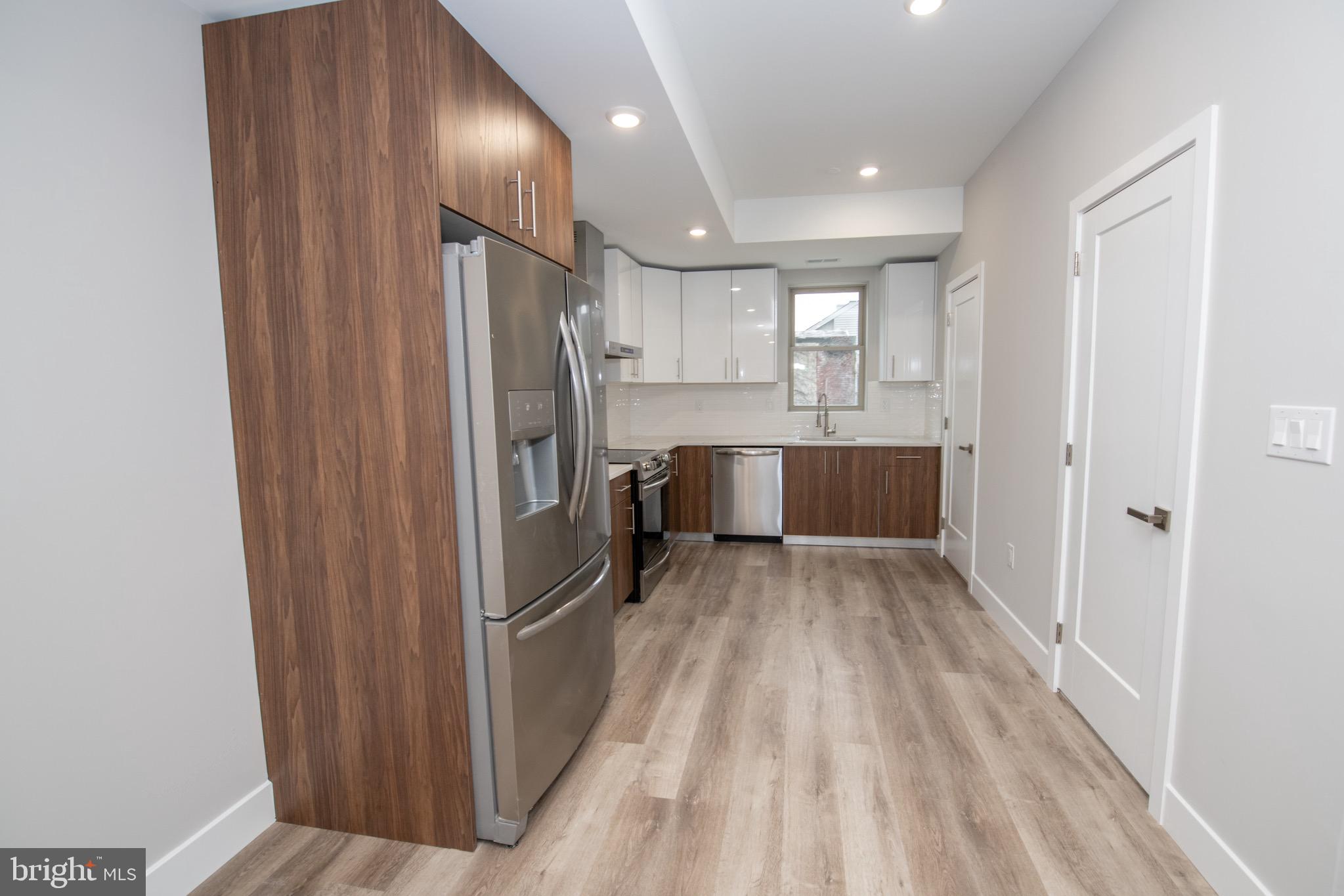 EAST KENSINGTON - Residential Income