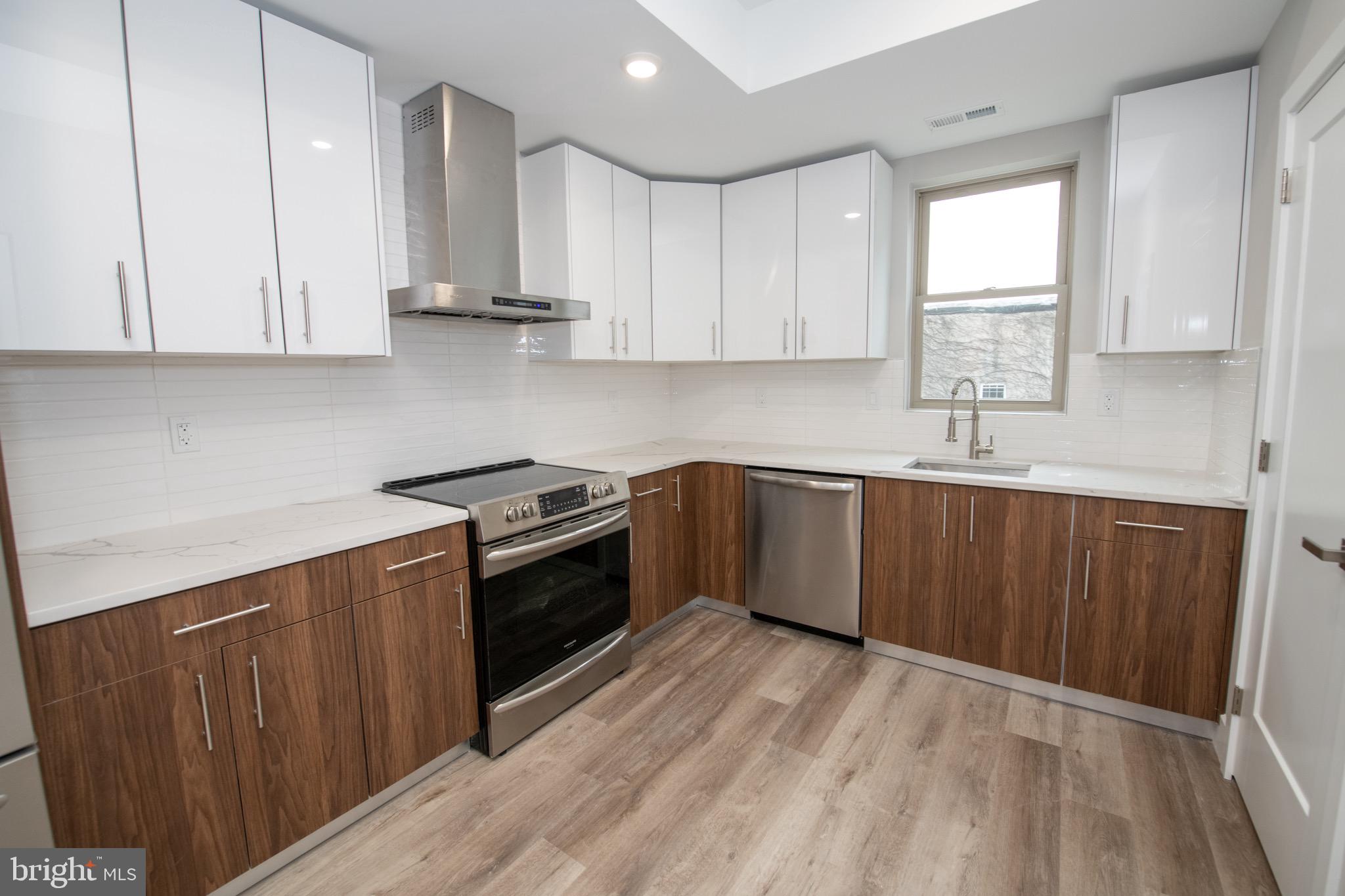 EAST KENSINGTON - Residential Income