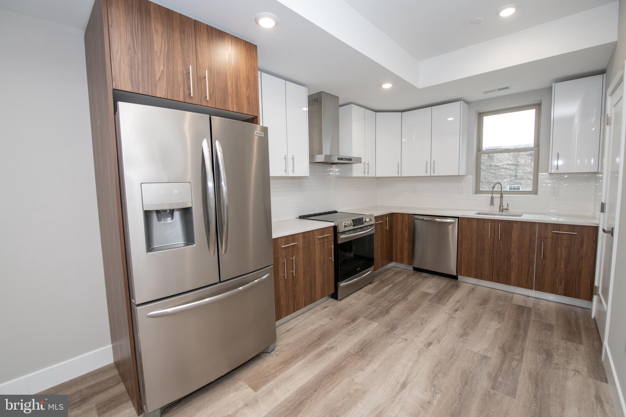 EAST KENSINGTON - Residential Income