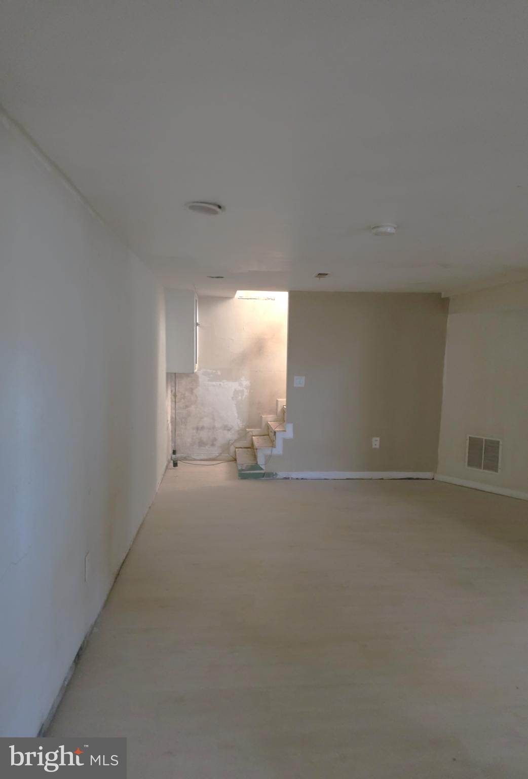 LANDOVER HILLS - Residential