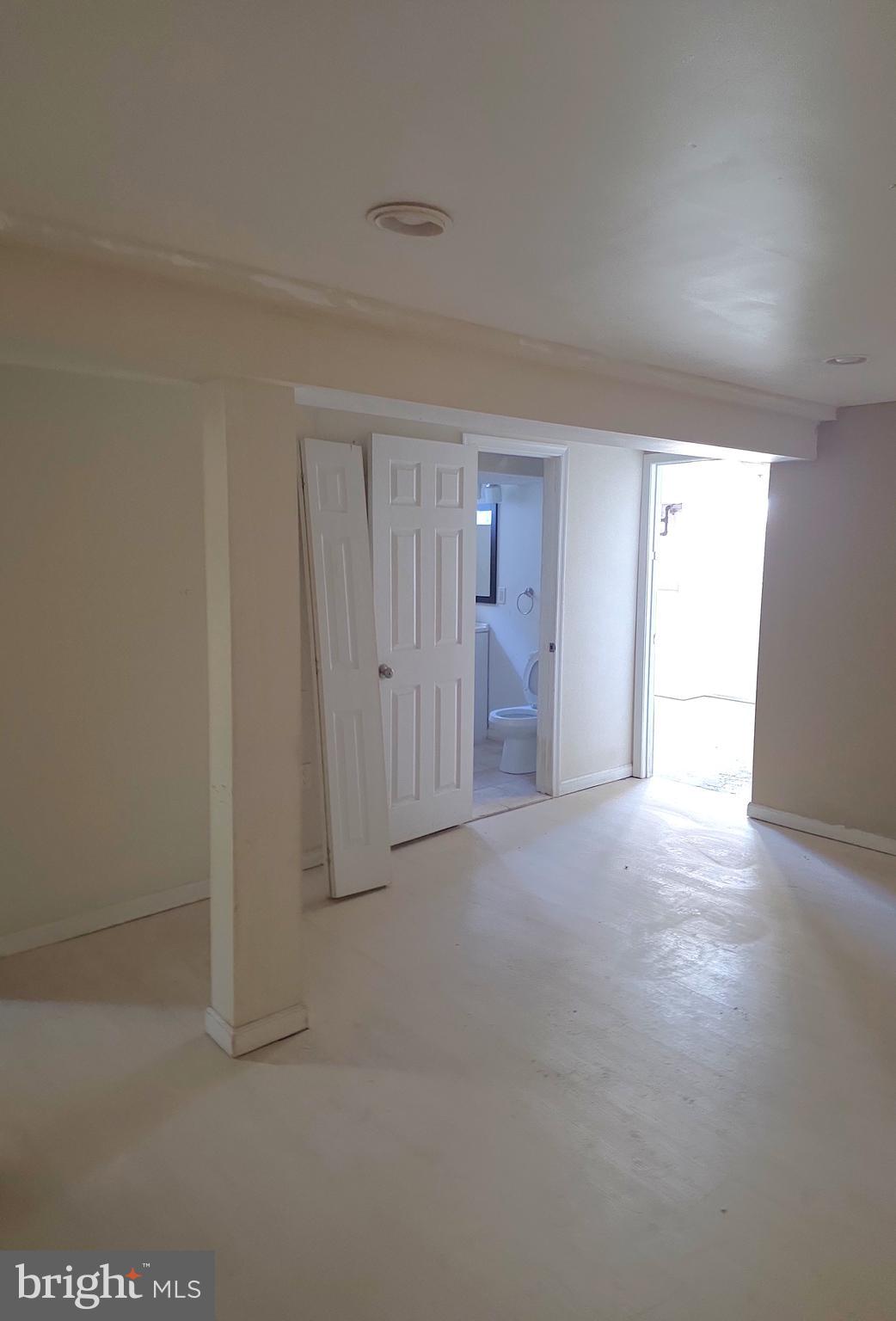 LANDOVER HILLS - Residential