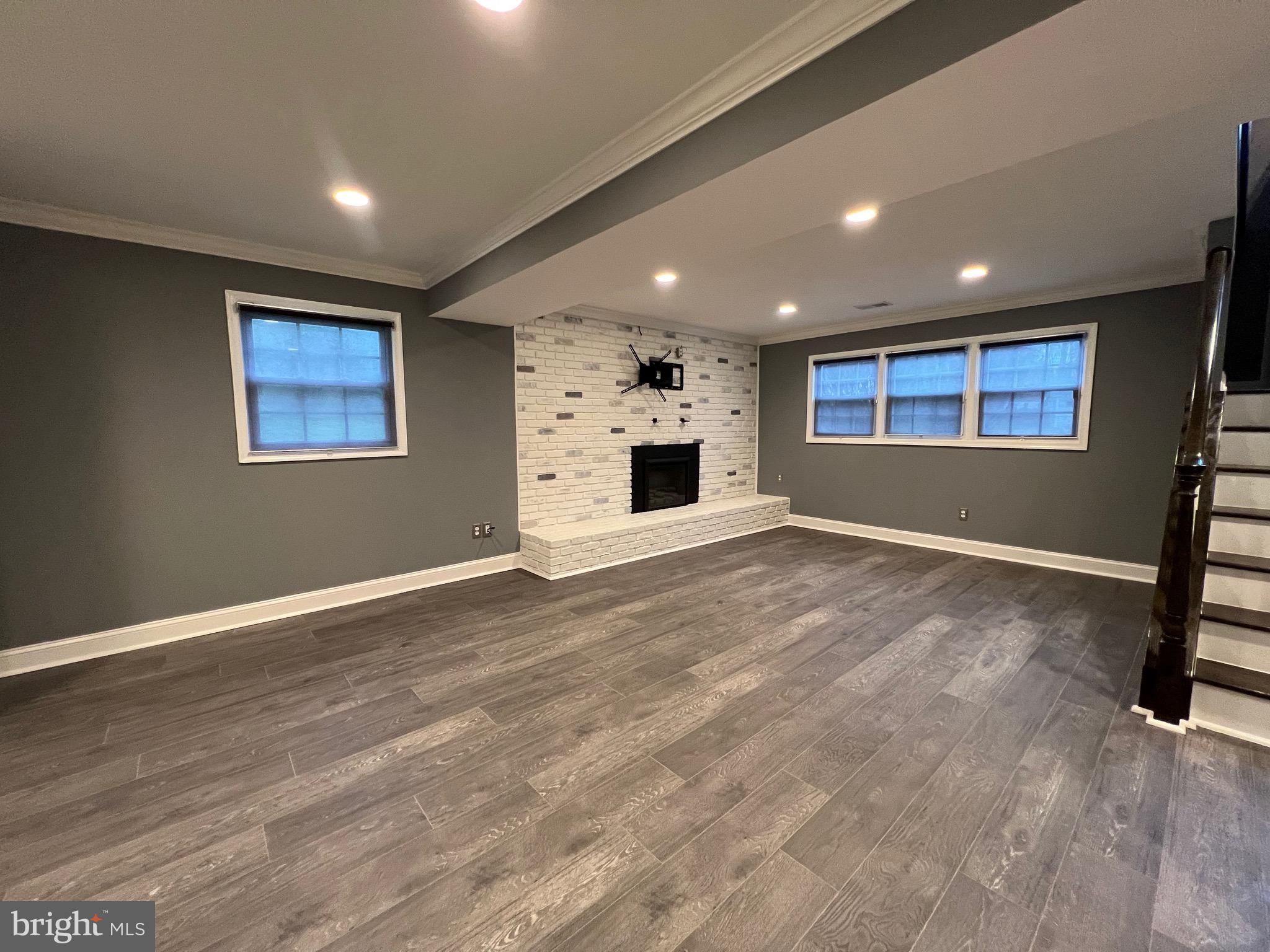 BRIARWOOD - Residential Lease