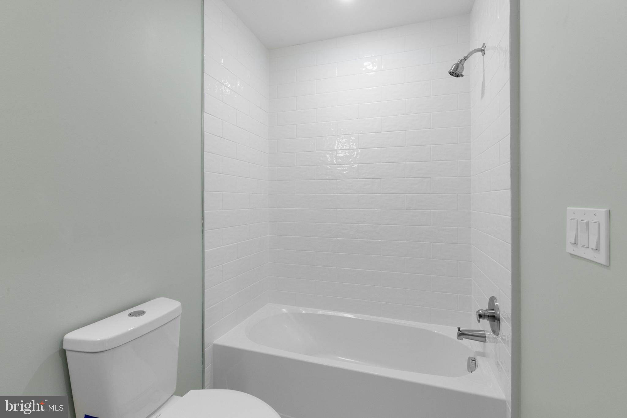 DICKINSON NARROWS - Residential Lease