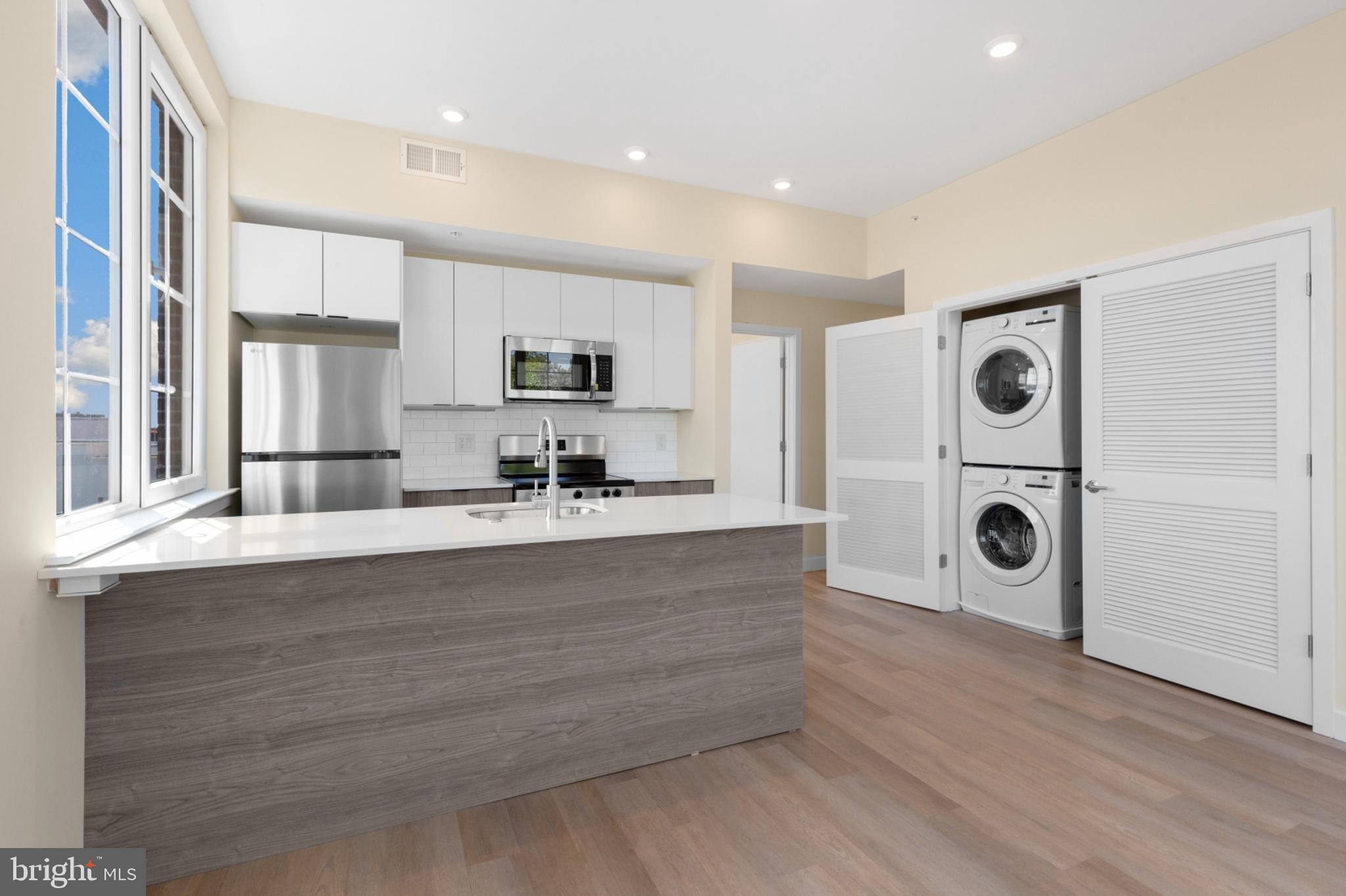 DICKINSON NARROWS - Residential Lease