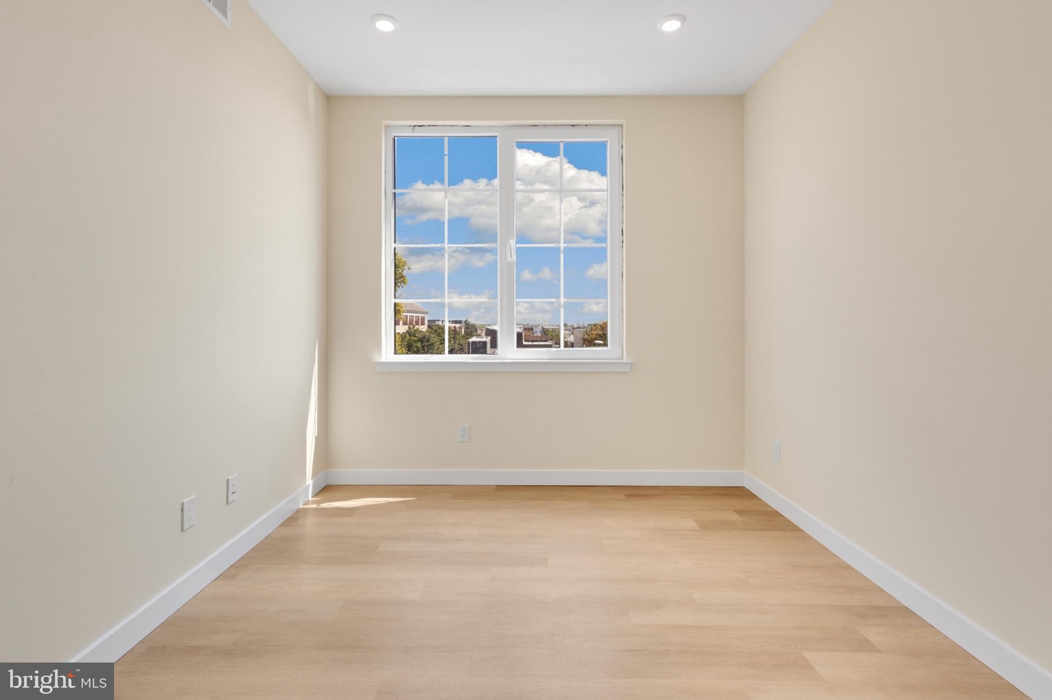 DICKINSON NARROWS - Residential Lease