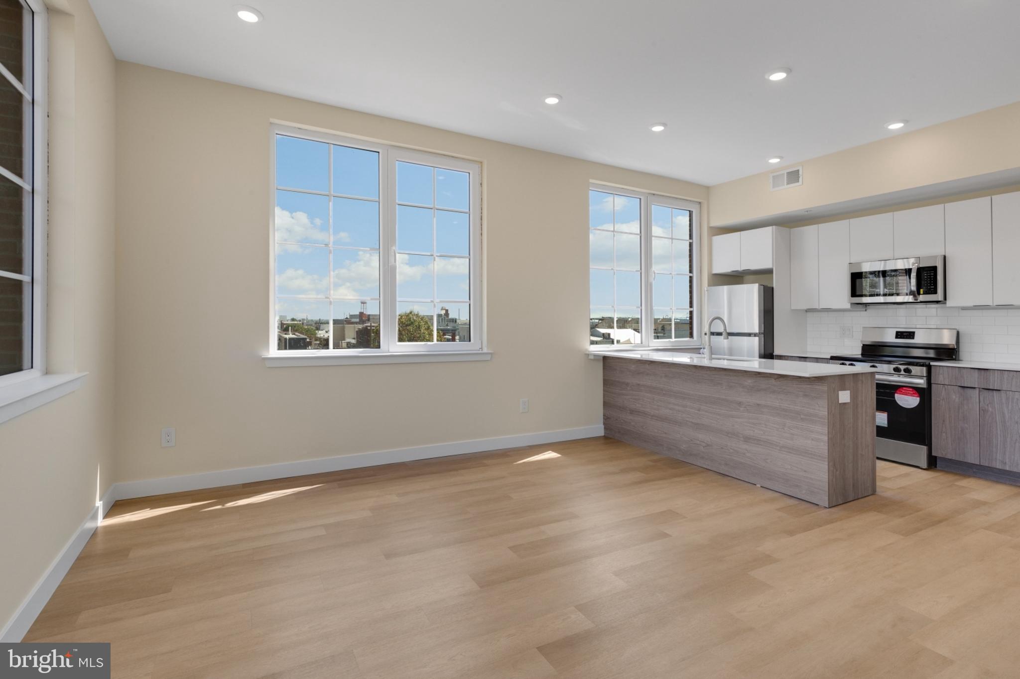 DICKINSON NARROWS - Residential Lease