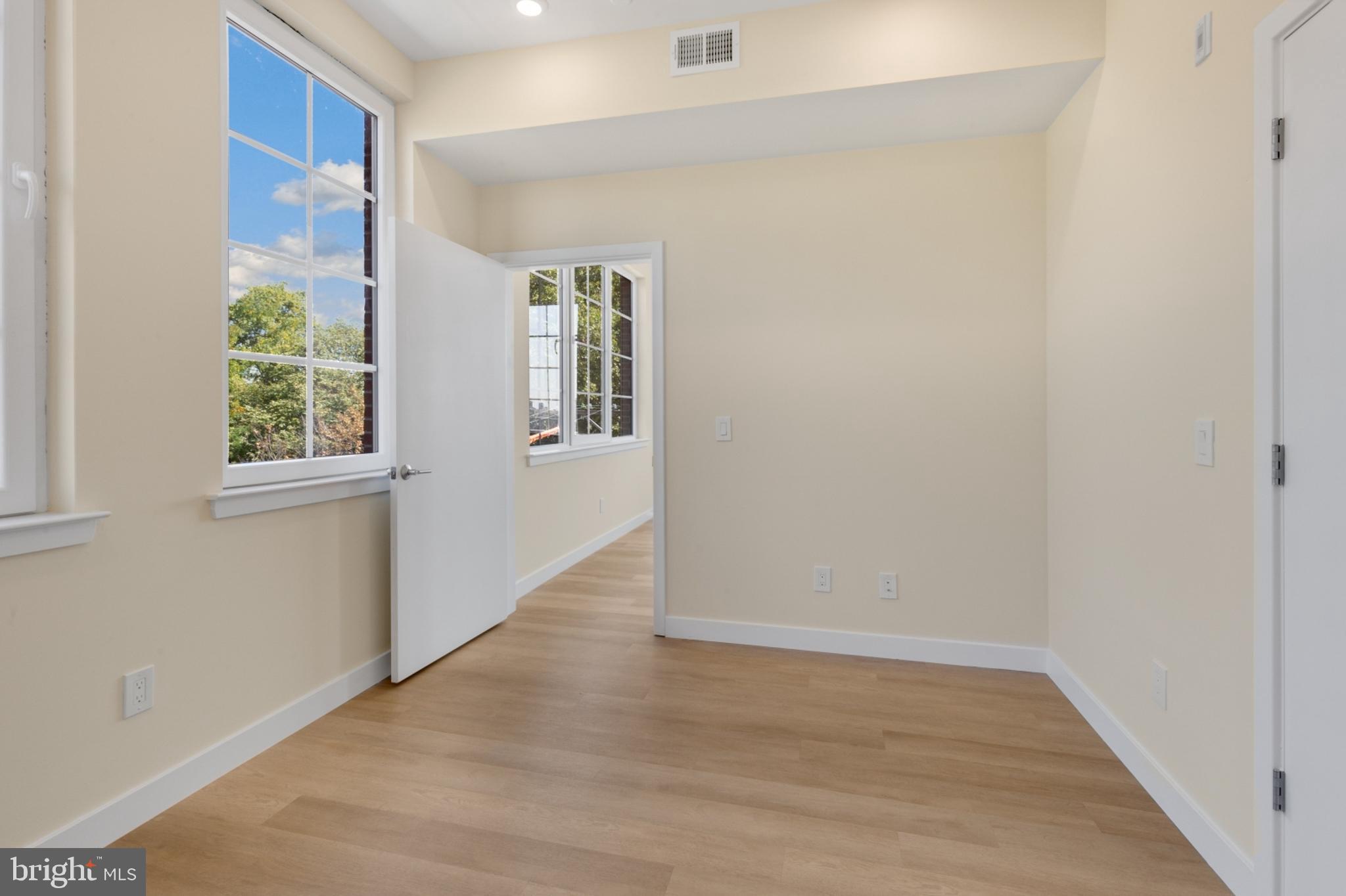 DICKINSON NARROWS - Residential Lease