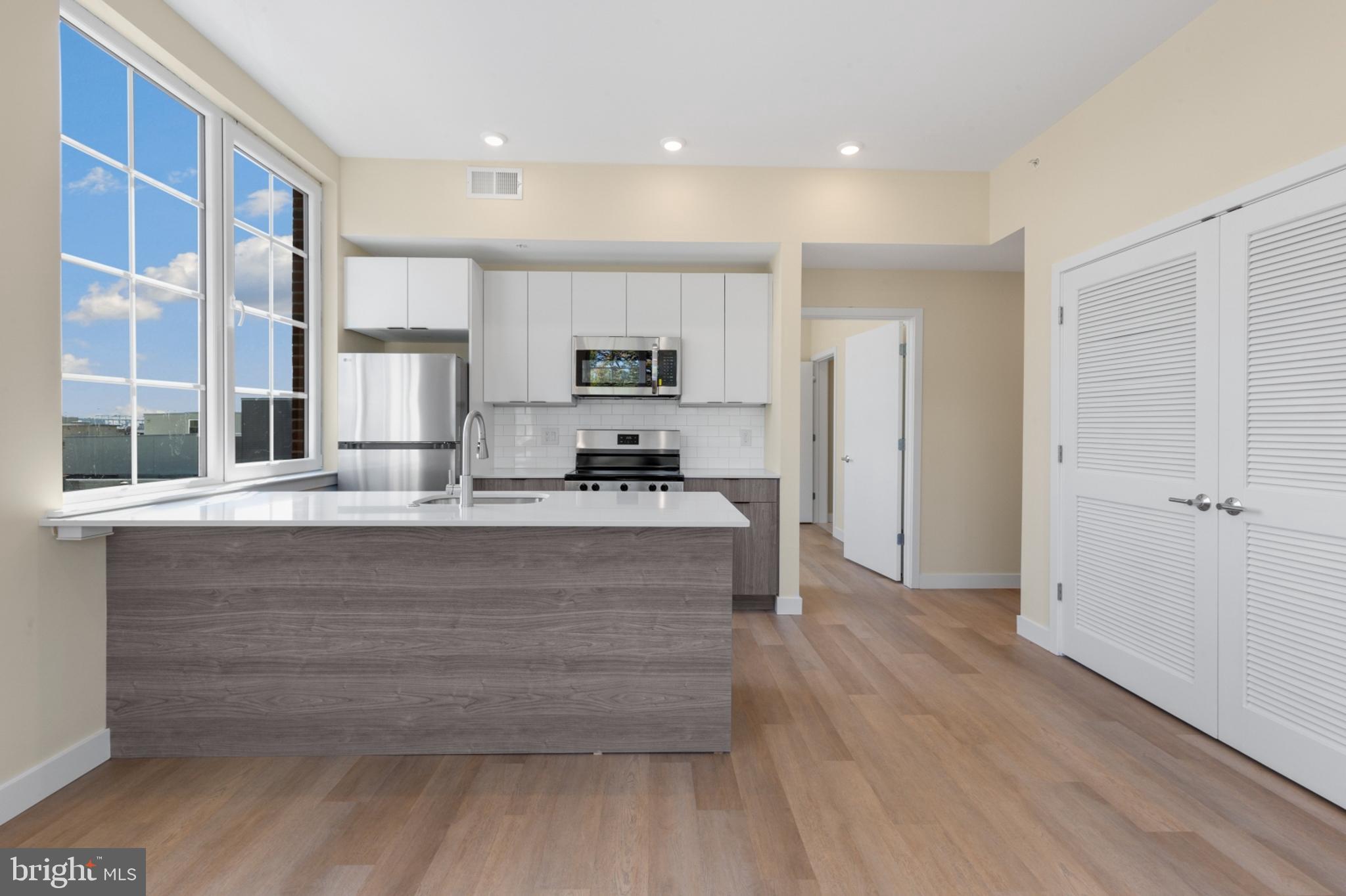 DICKINSON NARROWS - Residential Lease