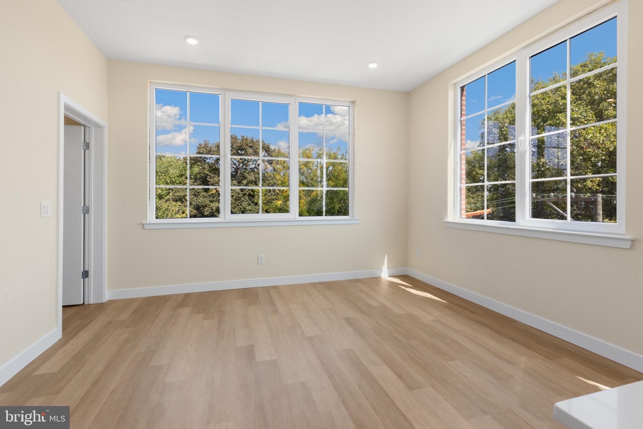 DICKINSON NARROWS - Residential Lease