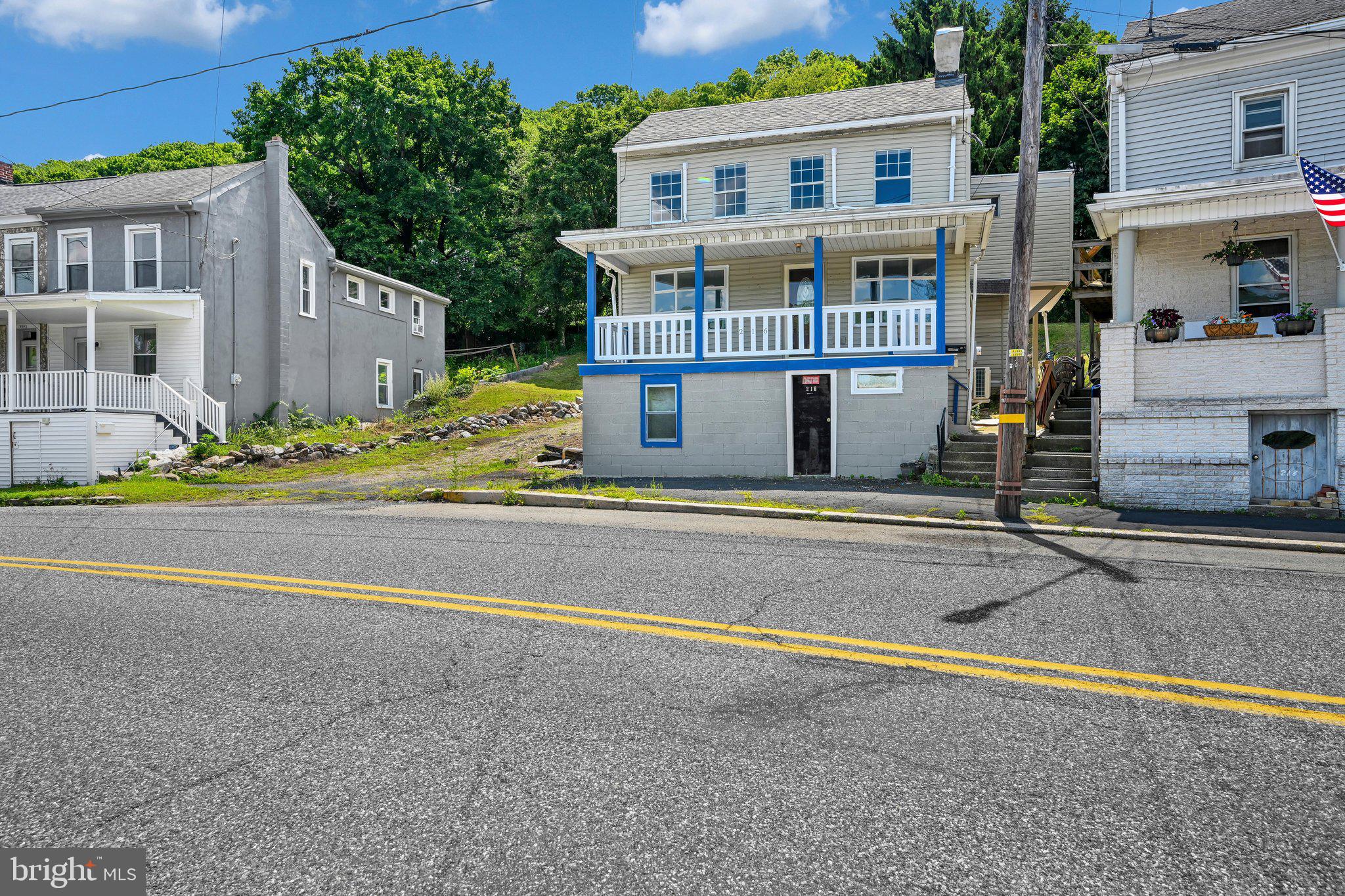 216 W BACON STREET