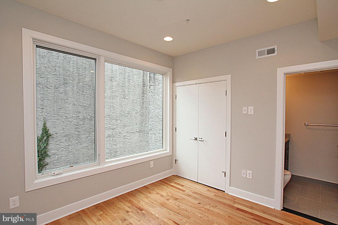 GRADUATE HOSPITAL - Residential Lease