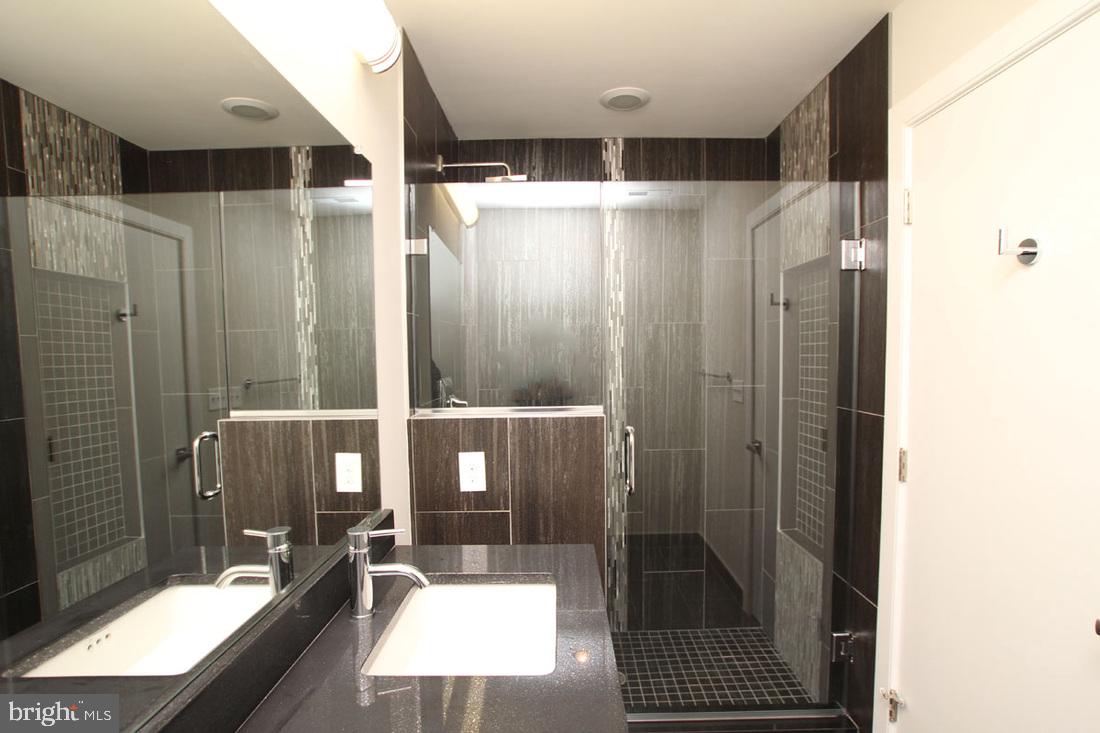 GRADUATE HOSPITAL - Residential Lease