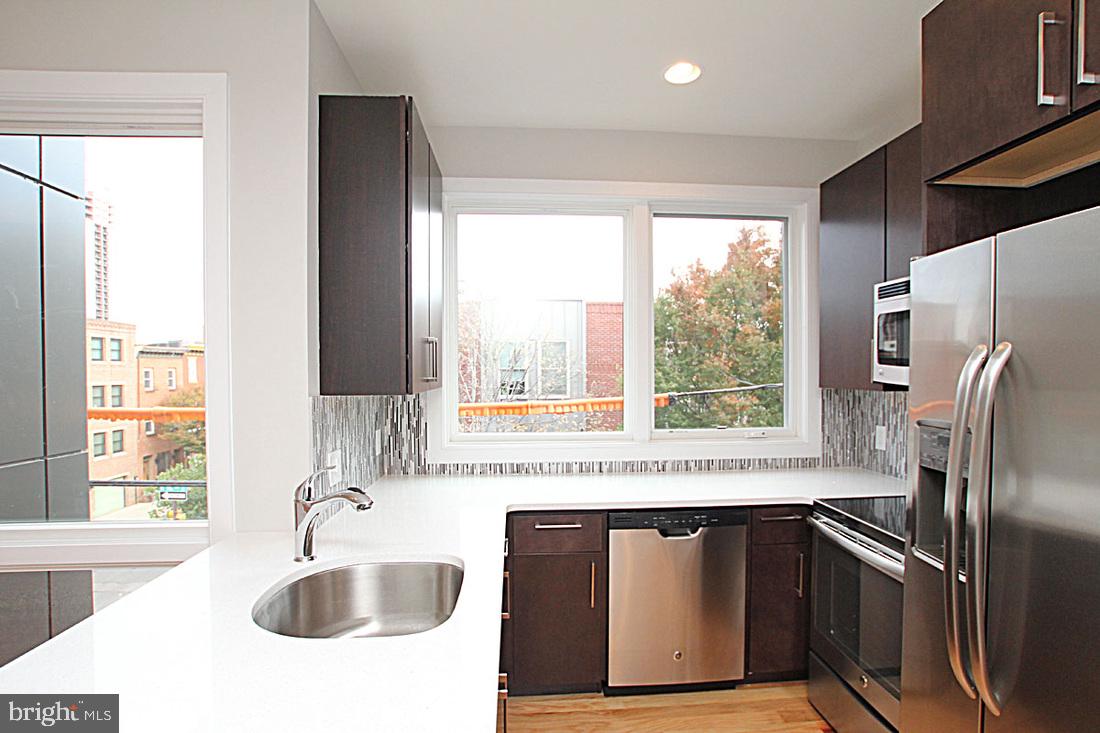 GRADUATE HOSPITAL - Residential Lease