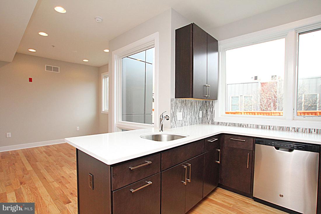 GRADUATE HOSPITAL - Residential Lease