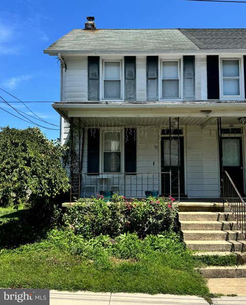 Townhouse For Sale - 123 Chatham Street<br/> AVONDALE, PA 19311