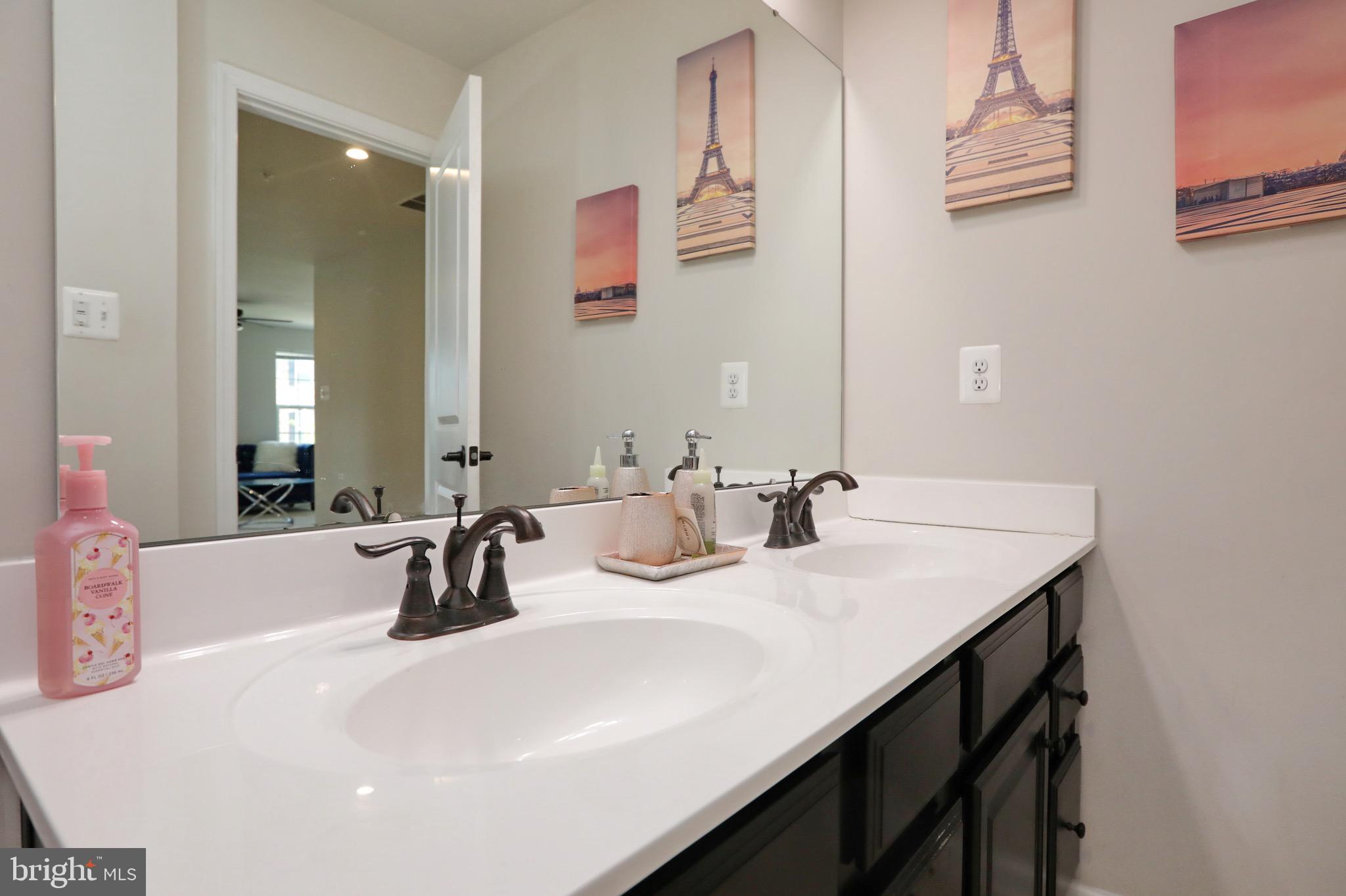 FIELDSIDE AT ST CHARLES - Residential