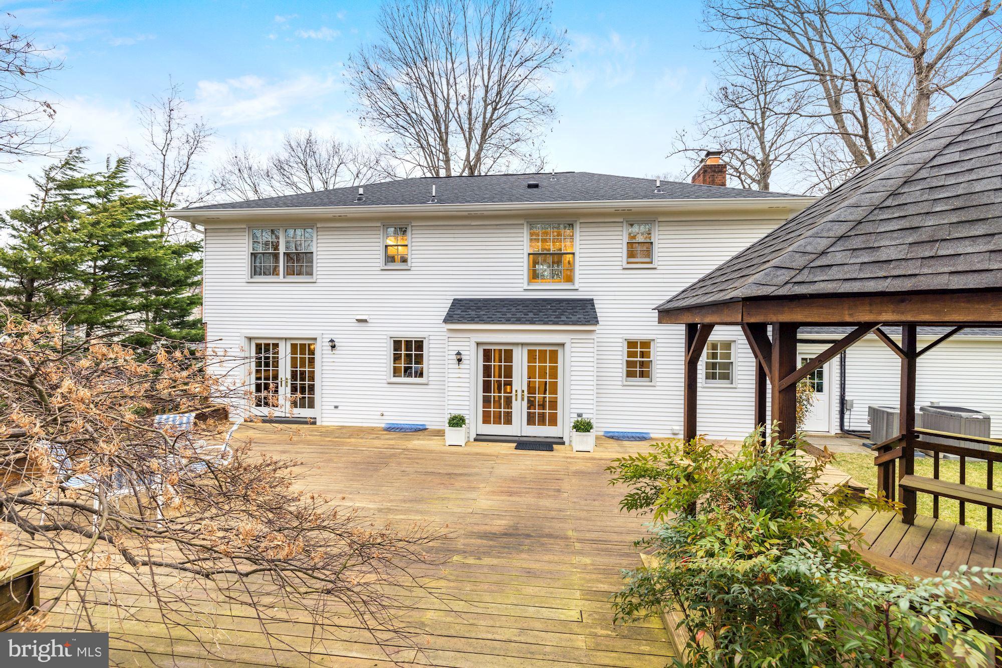 WOLF TRAP WOODS - Residential