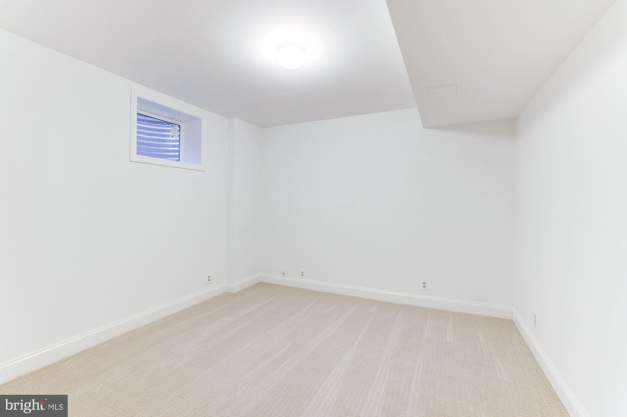 WOLF TRAP WOODS - Residential