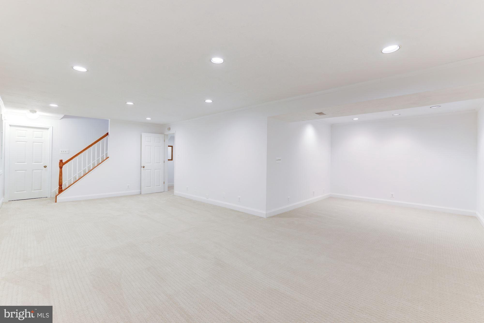 WOLF TRAP WOODS - Residential