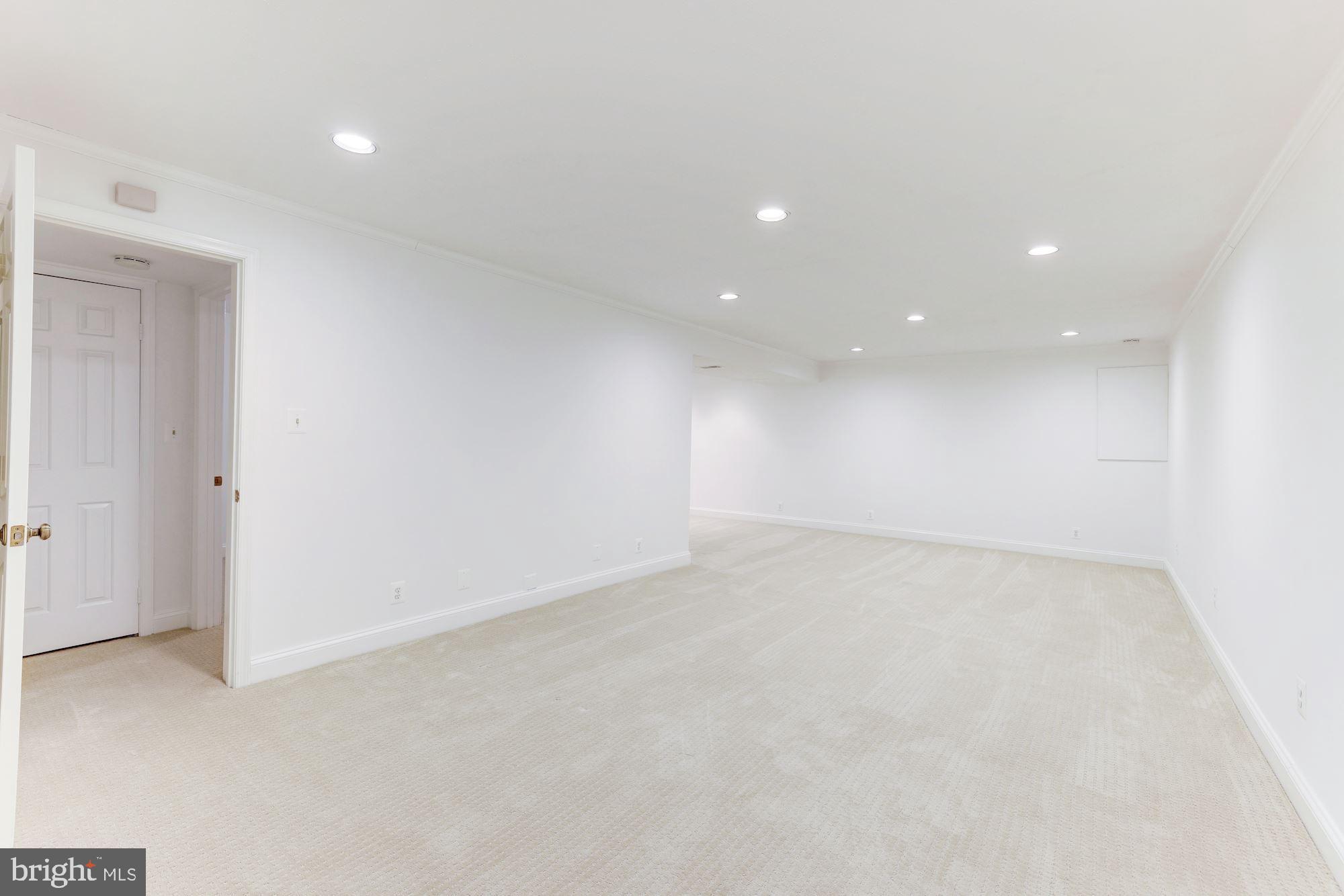 WOLF TRAP WOODS - Residential