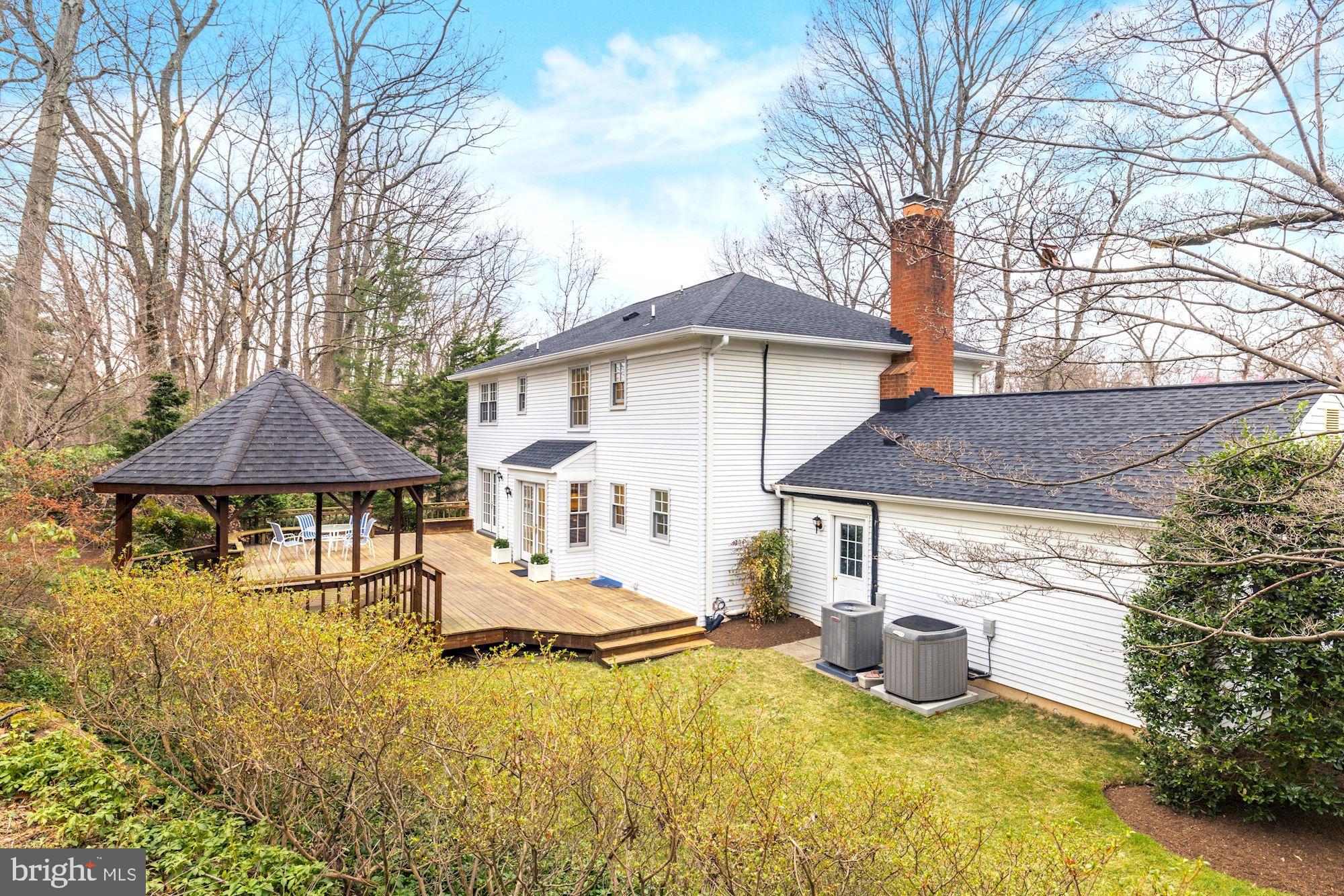 WOLF TRAP WOODS - Residential