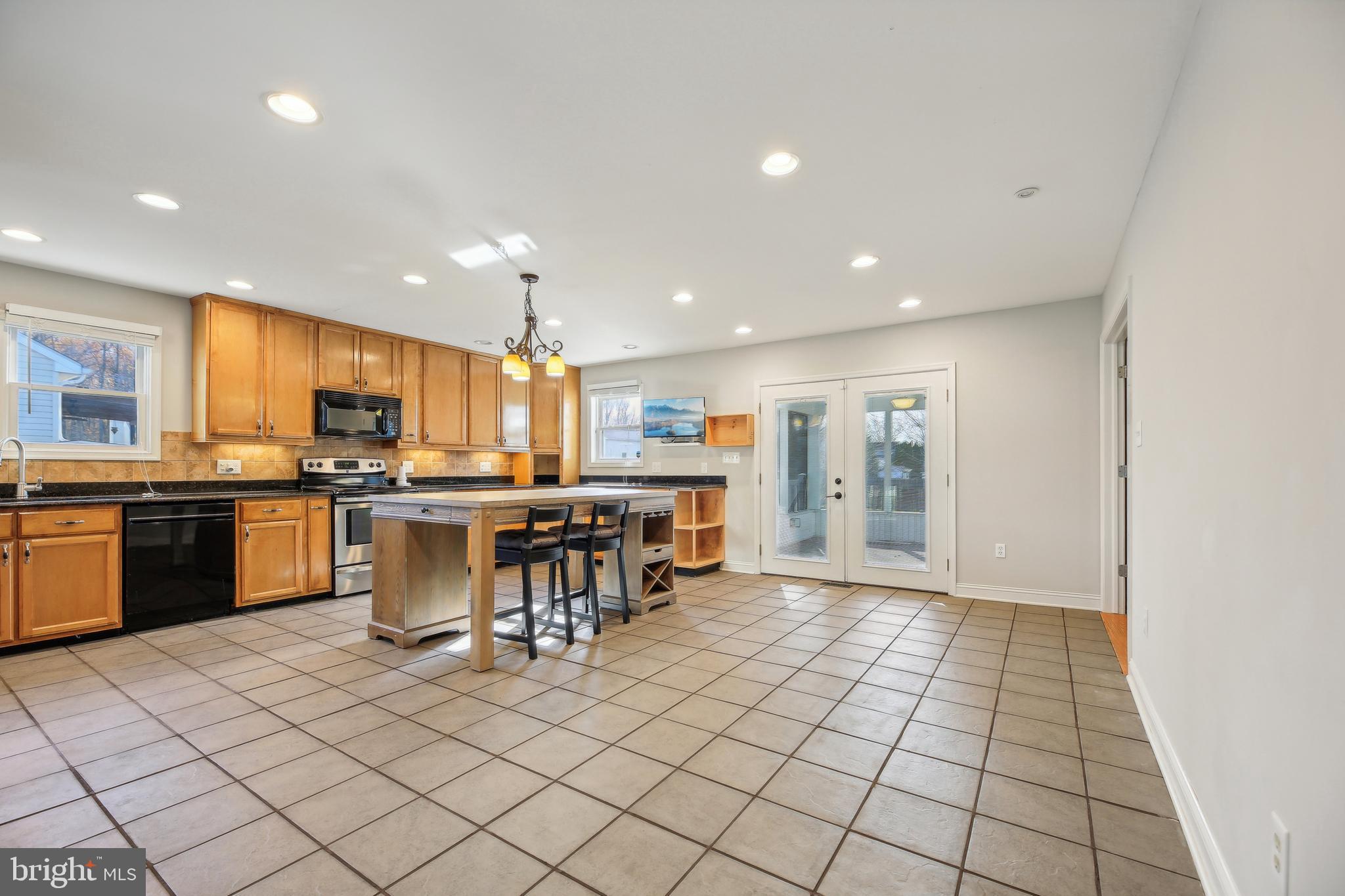 BAY COUNTRY - Residential