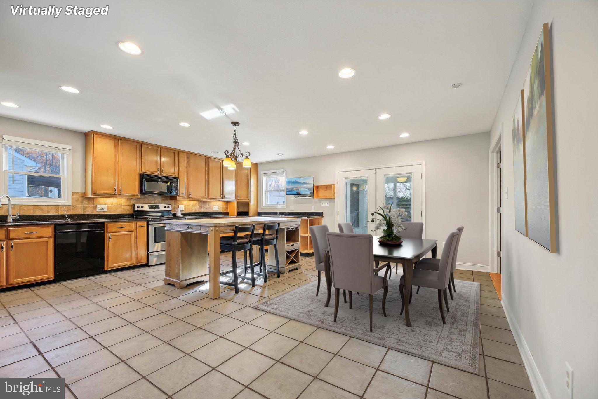 BAY COUNTRY - Residential