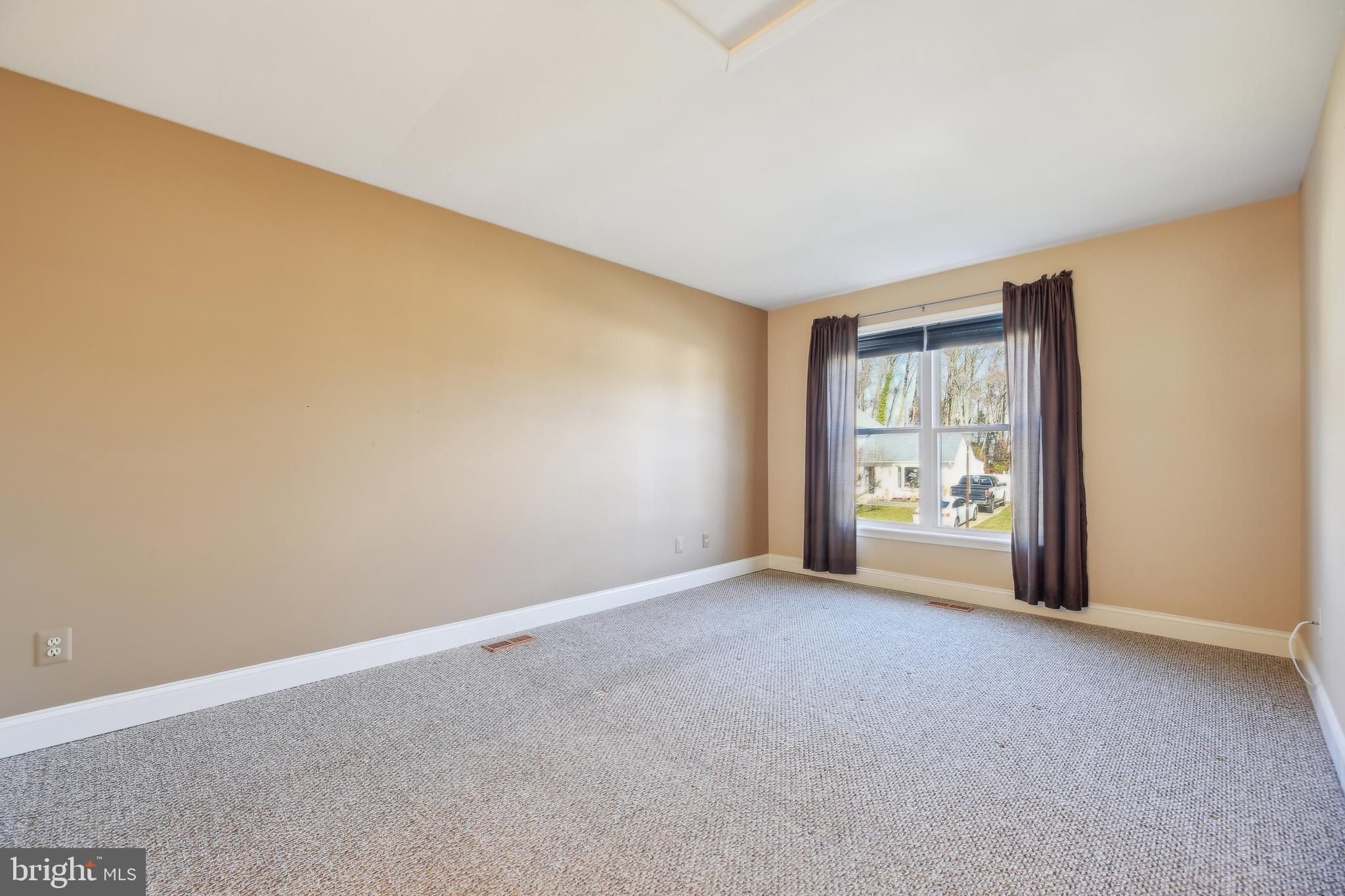 BAY COUNTRY - Residential