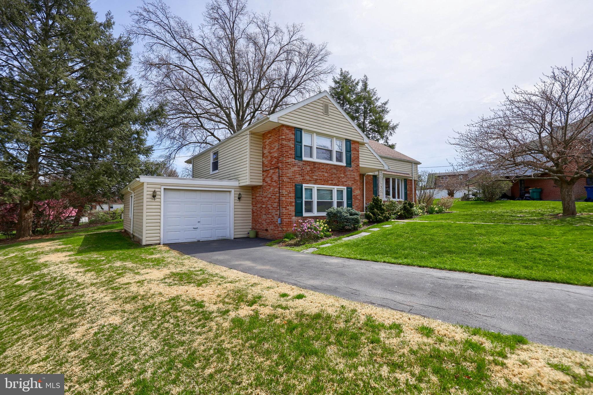 WHITFIELD - Residential