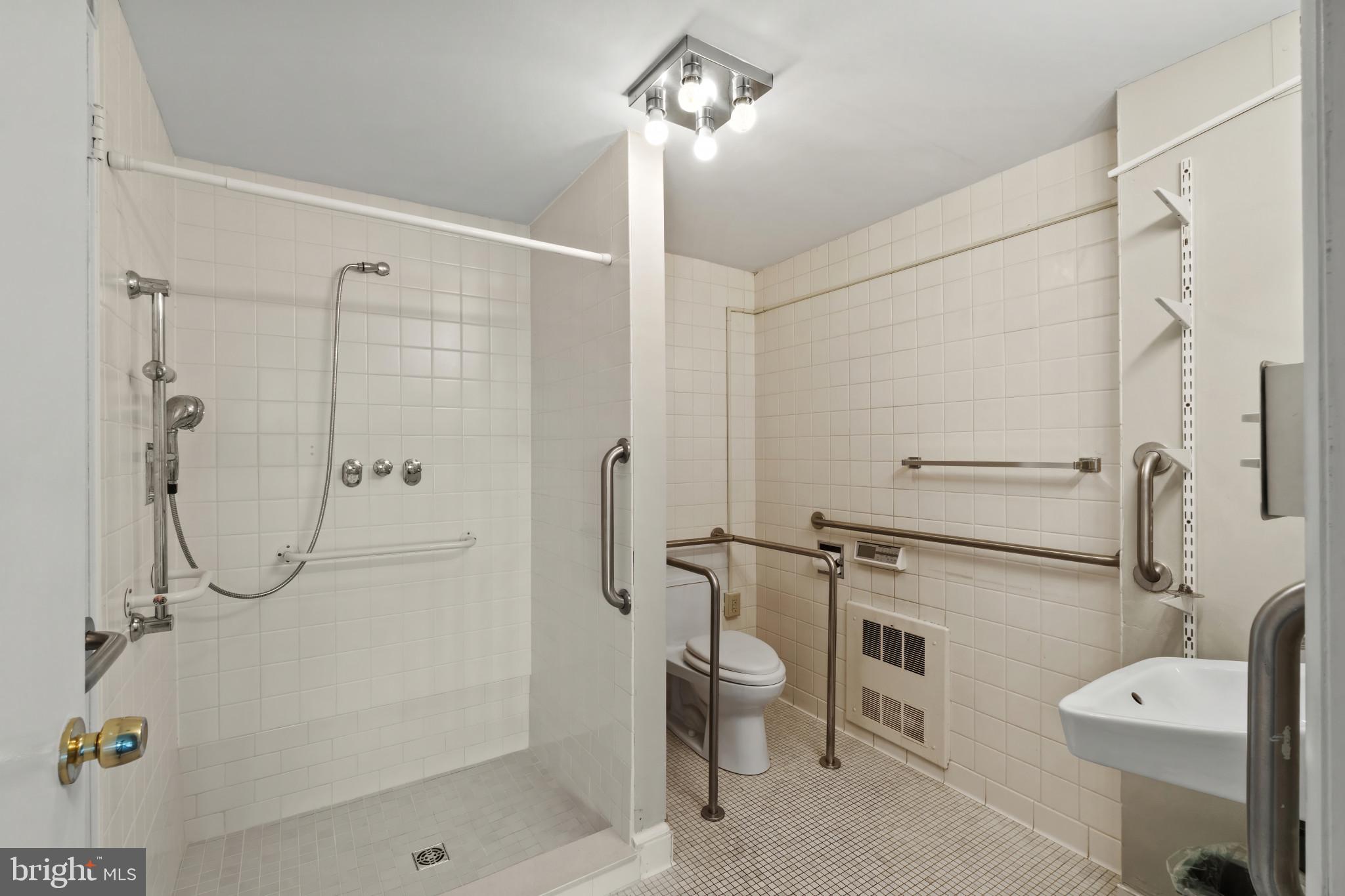 PARK TOWERS WEST - Residential