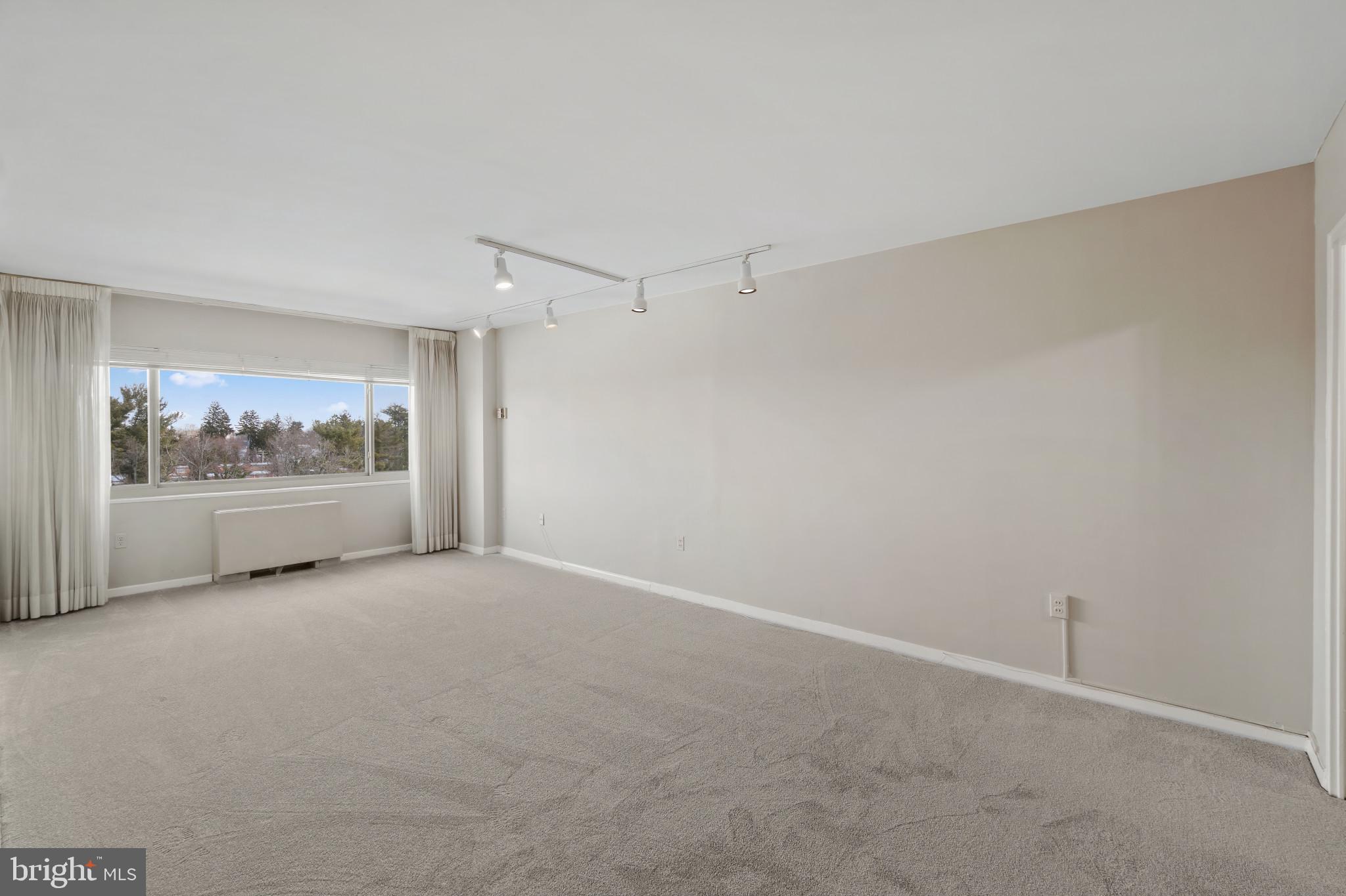 PARK TOWERS WEST - Residential