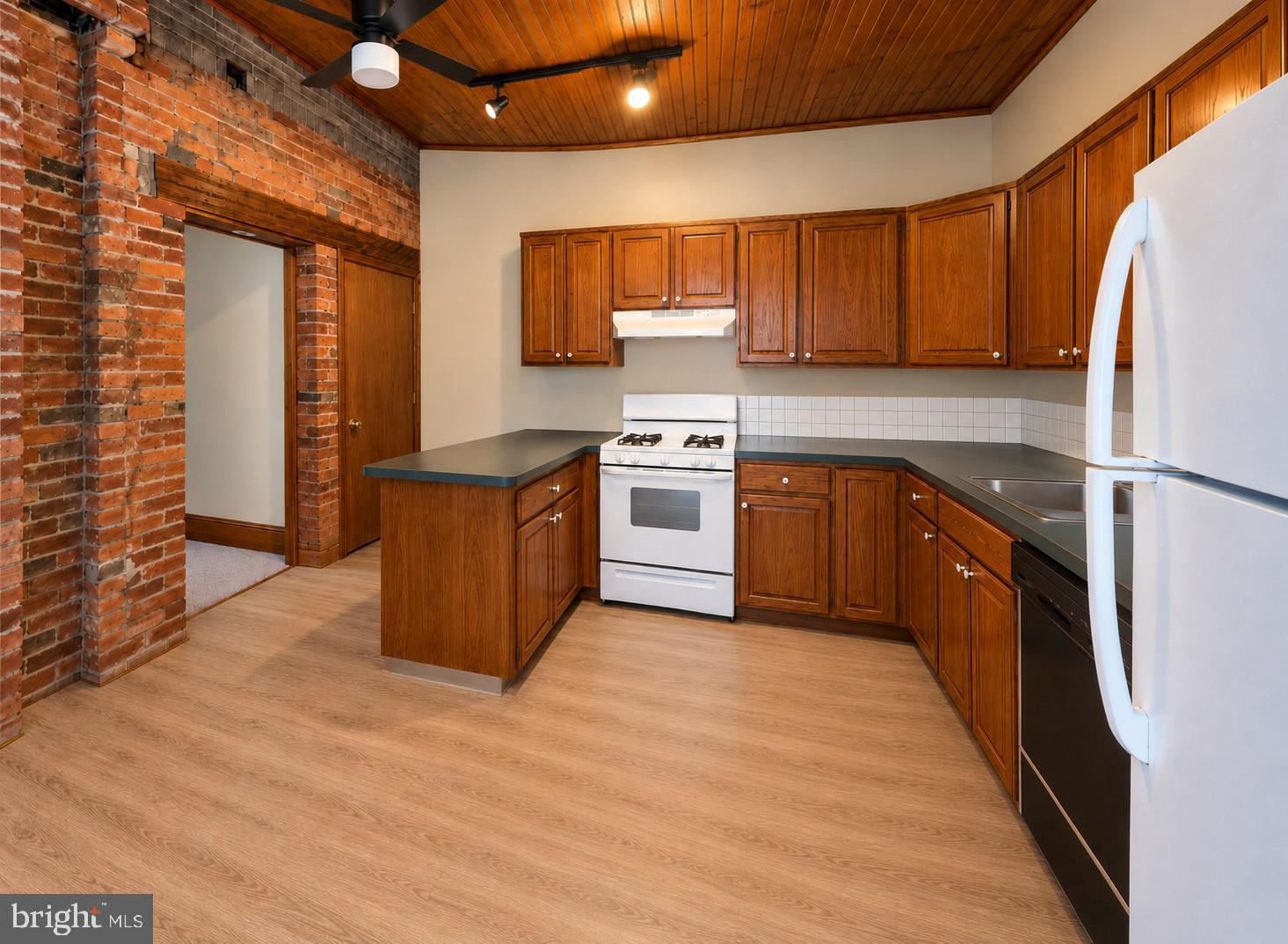 115 WOODLAND AVENUE