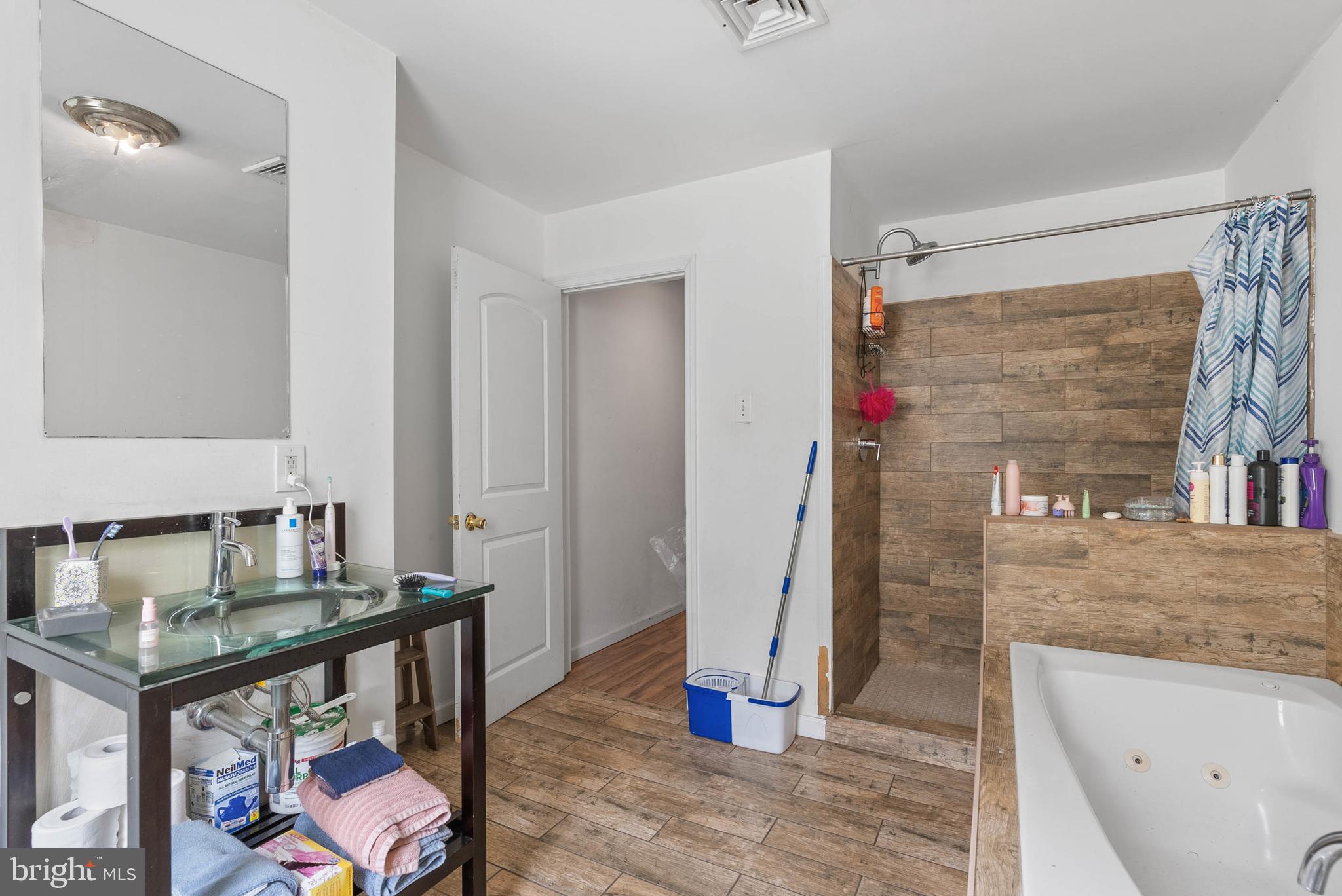 POINT BREEZE - Residential