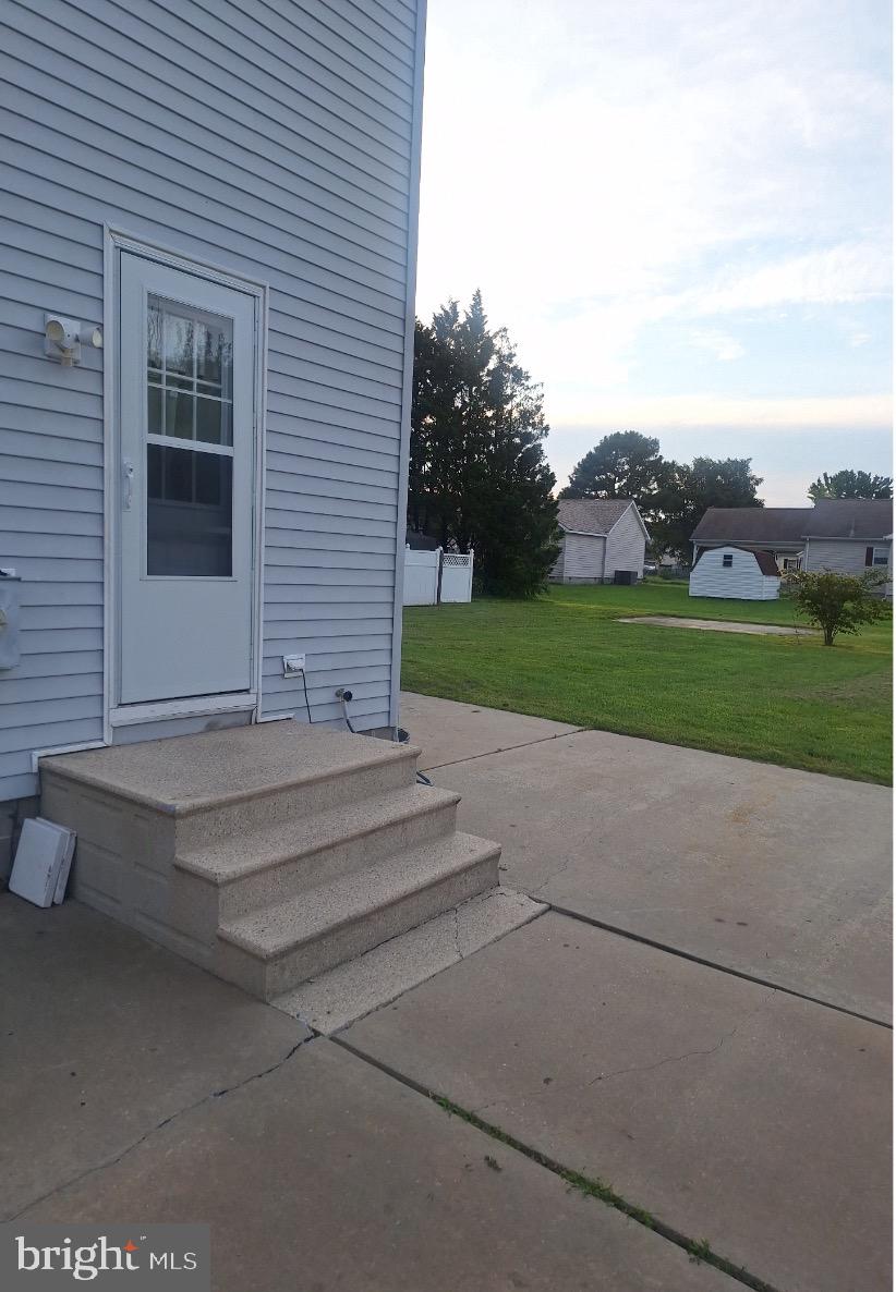 807 BAYLY ROAD