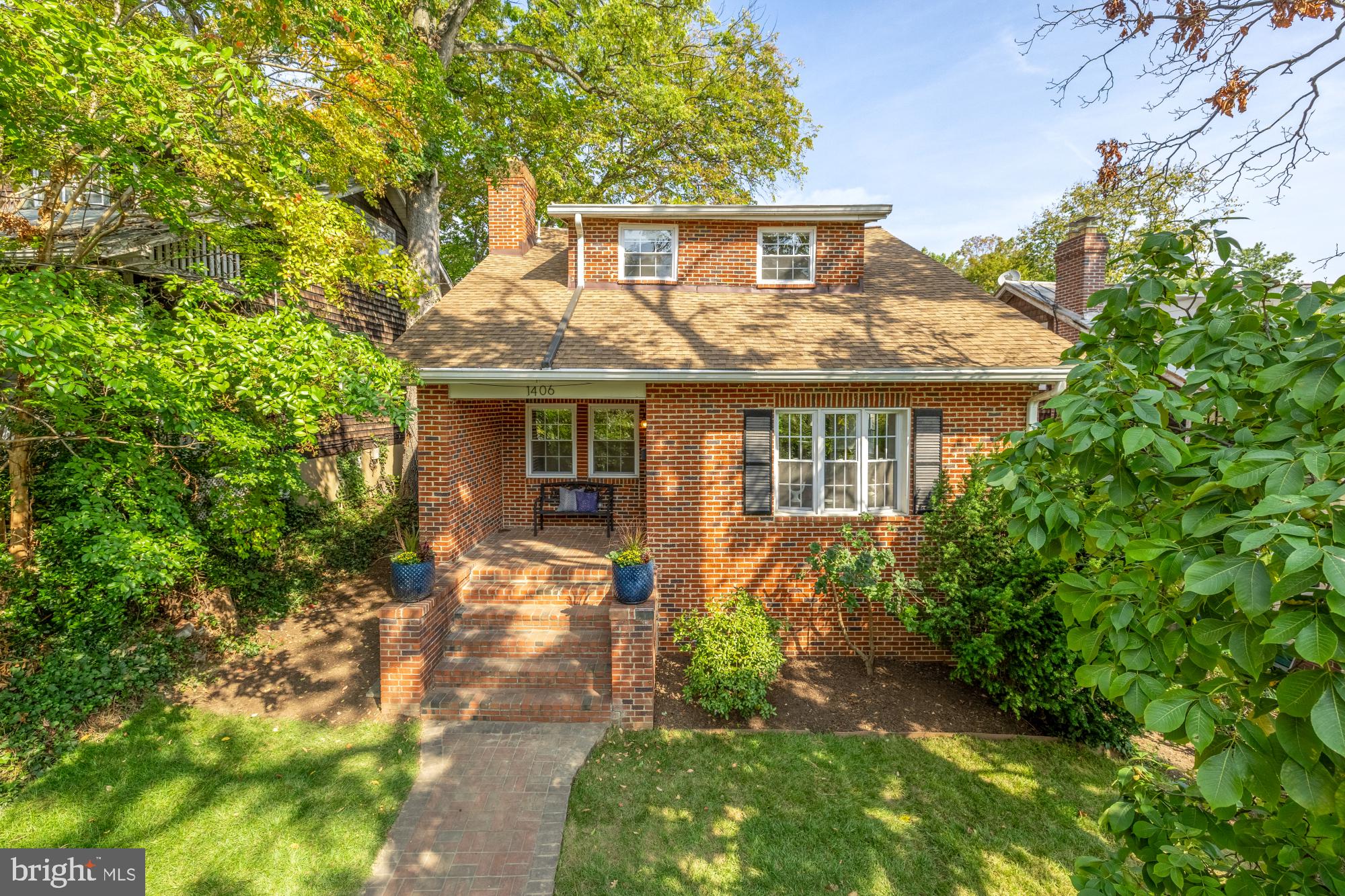 1406 LAWRENCE STREET NE