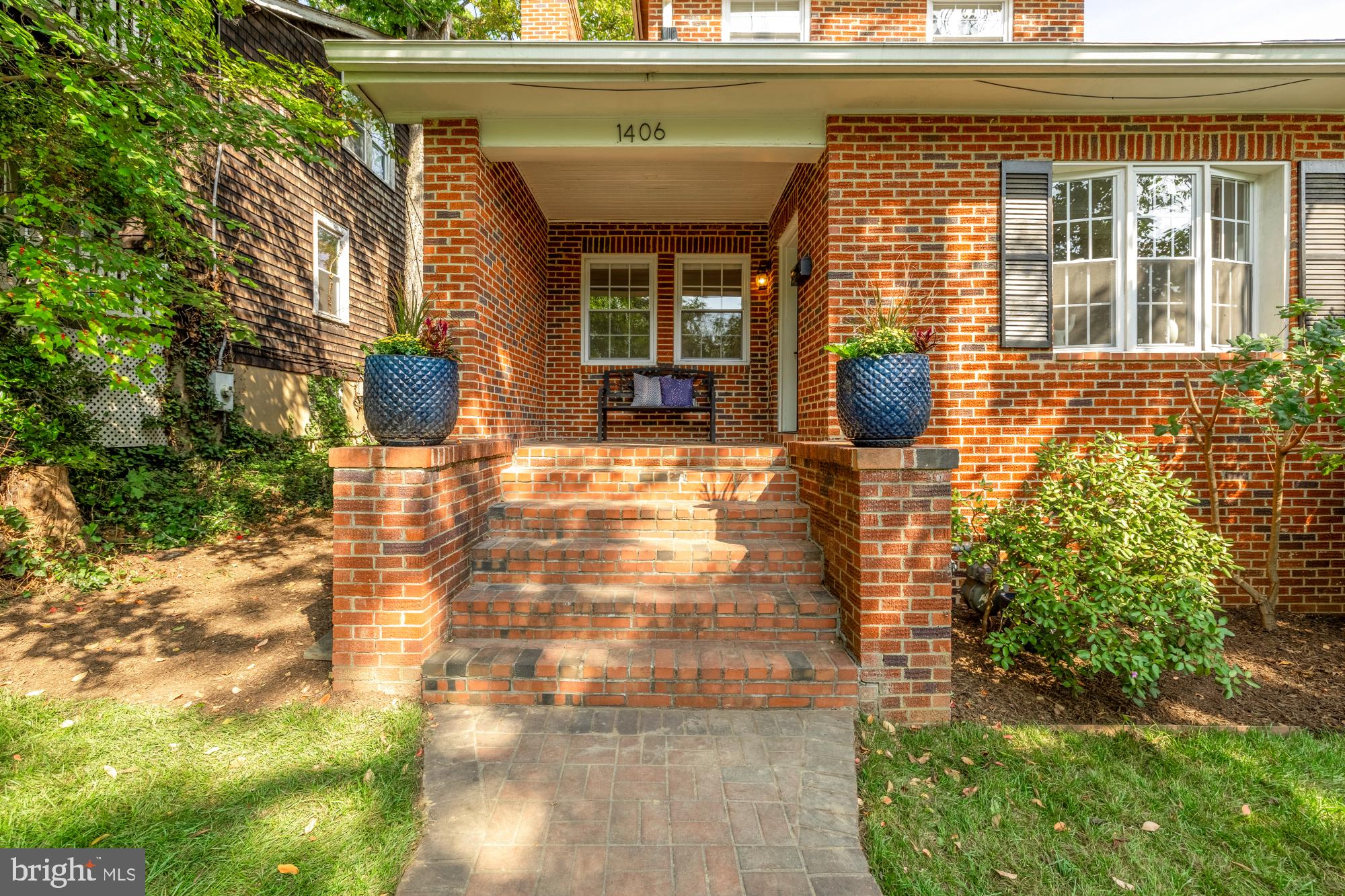 1406 LAWRENCE STREET NE