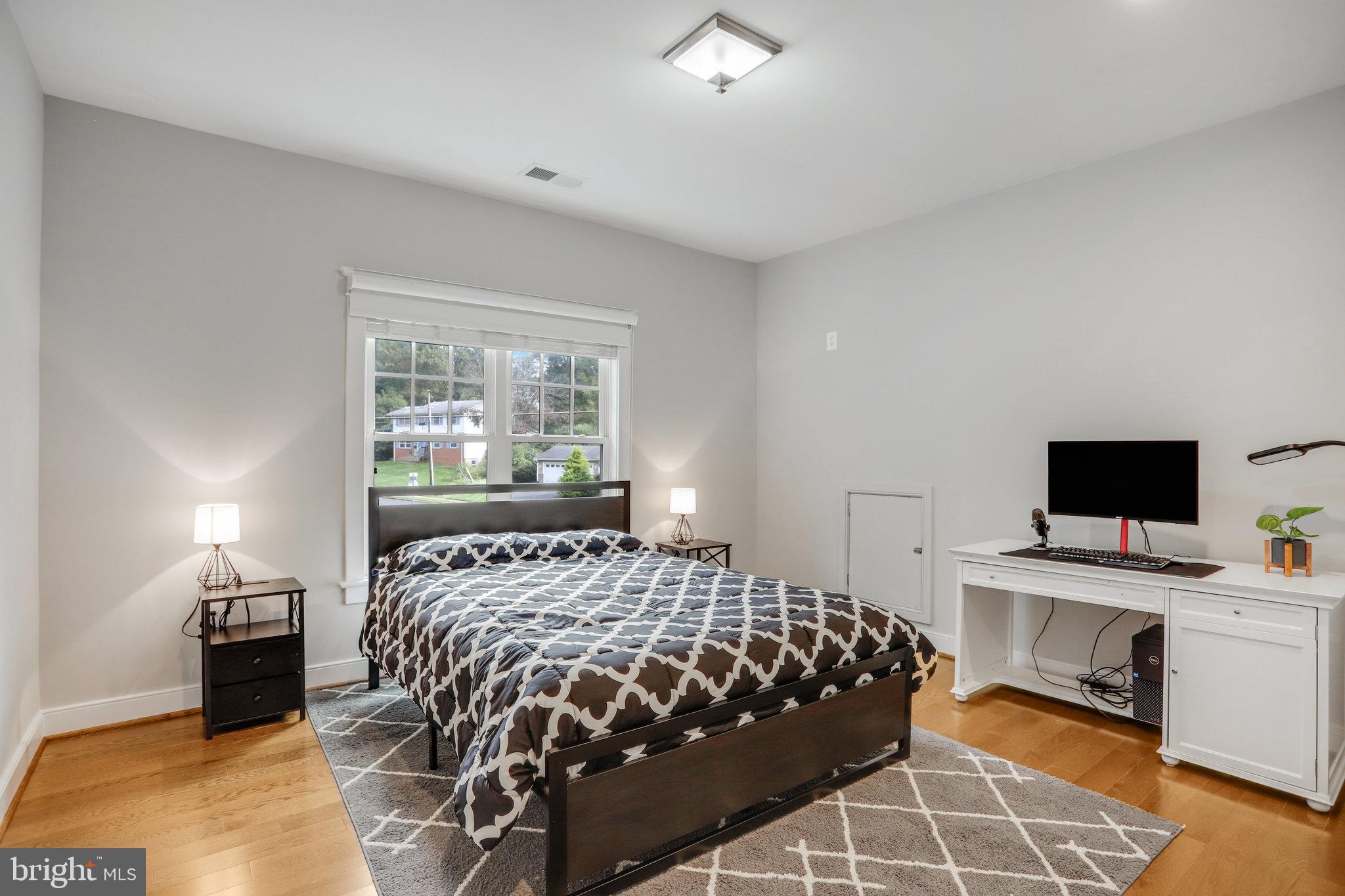 DUNN LORING WOODS - Residential