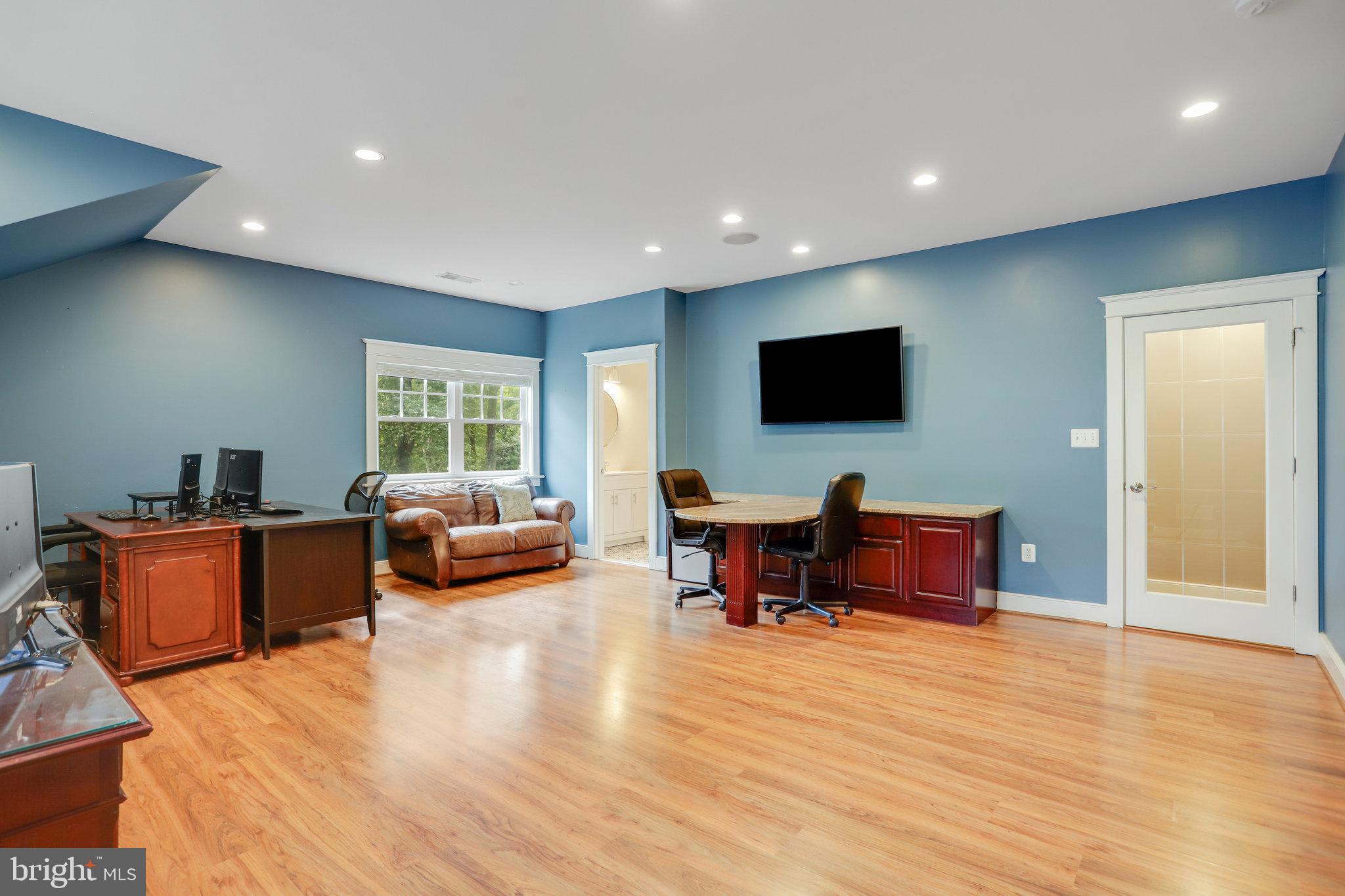 DUNN LORING WOODS - Residential