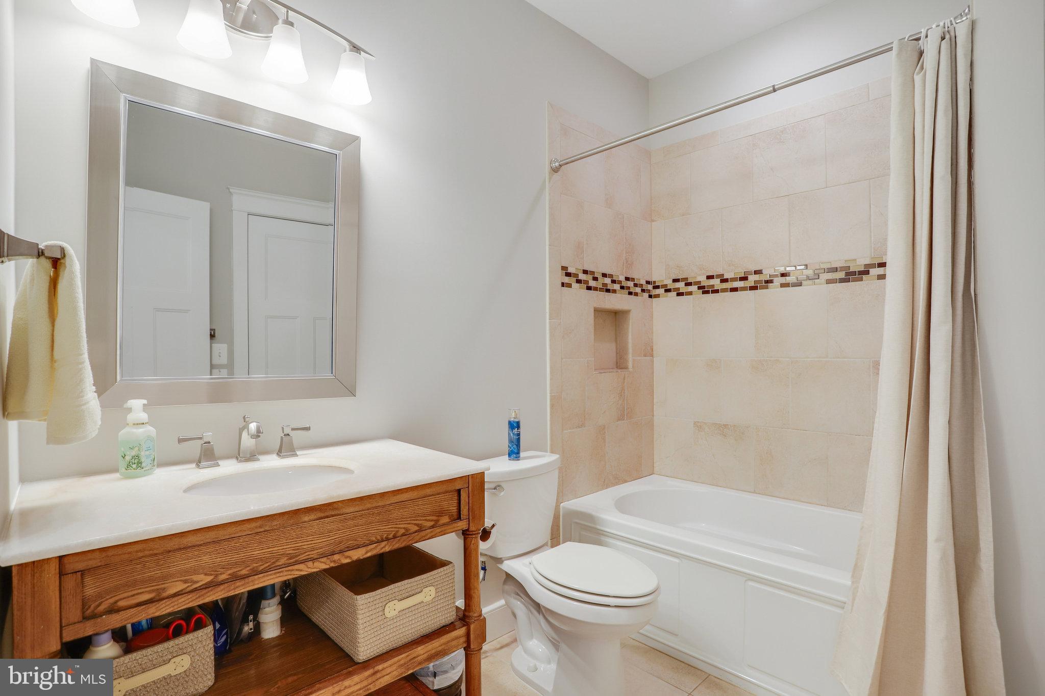 DUNN LORING WOODS - Residential