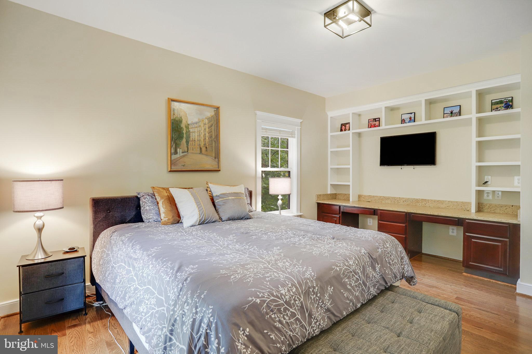 DUNN LORING WOODS - Residential