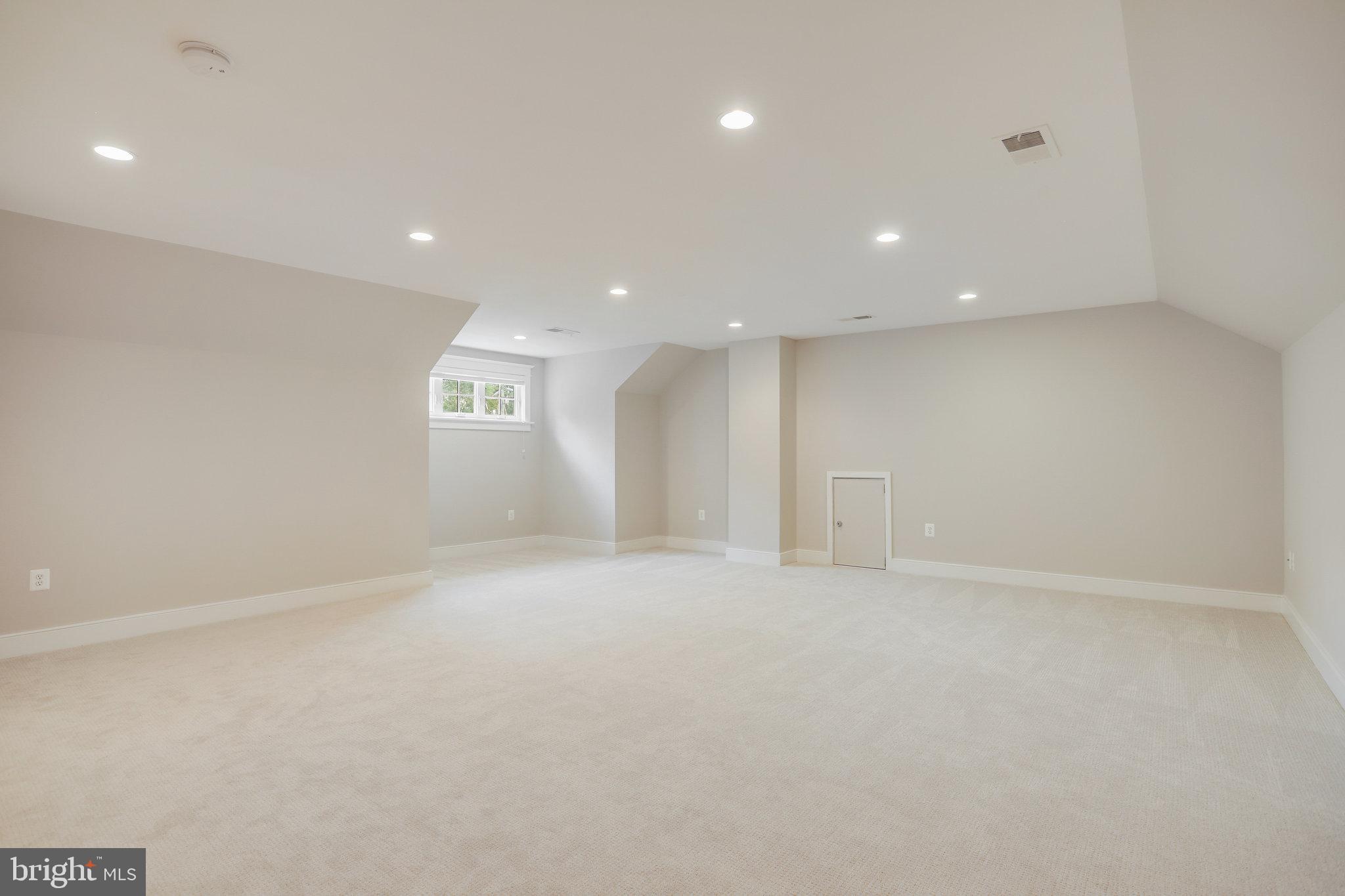 DUNN LORING WOODS - Residential