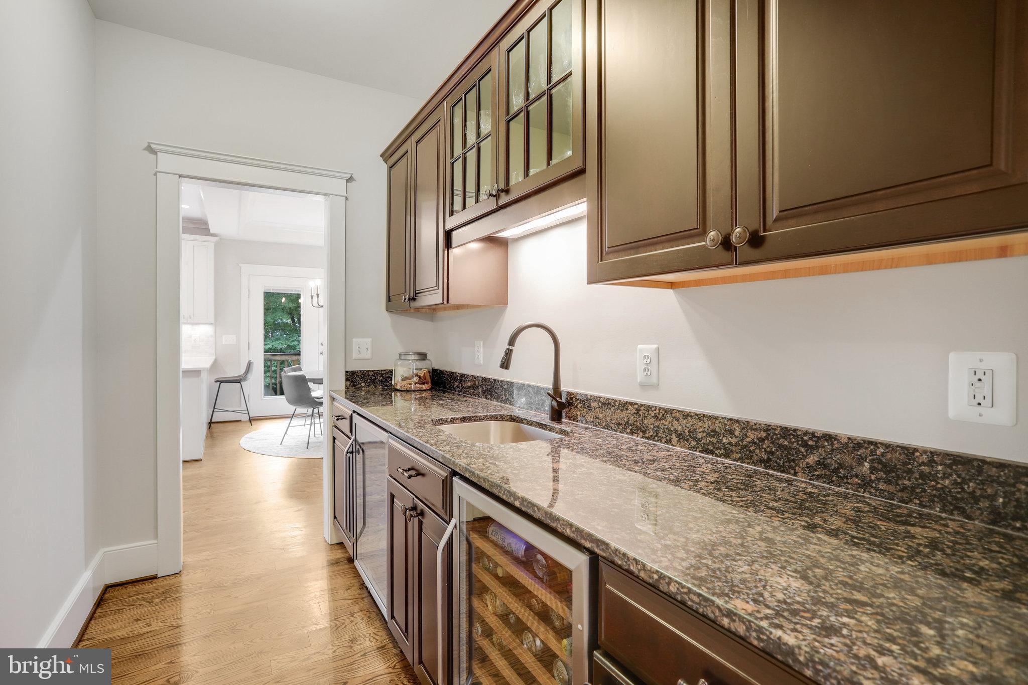 DUNN LORING WOODS - Residential