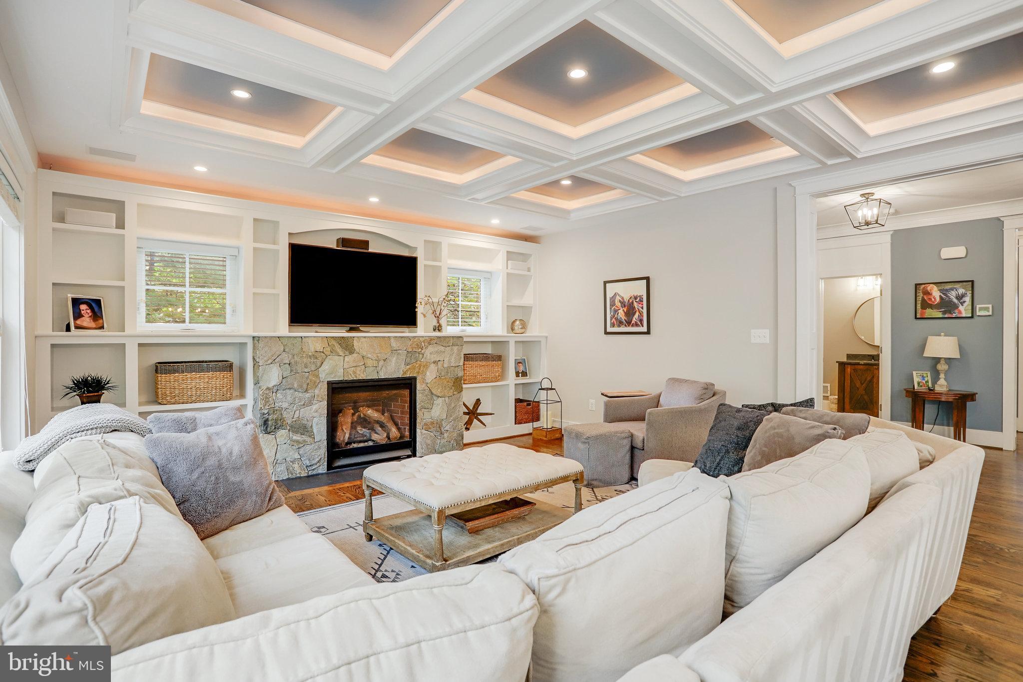 DUNN LORING WOODS - Residential