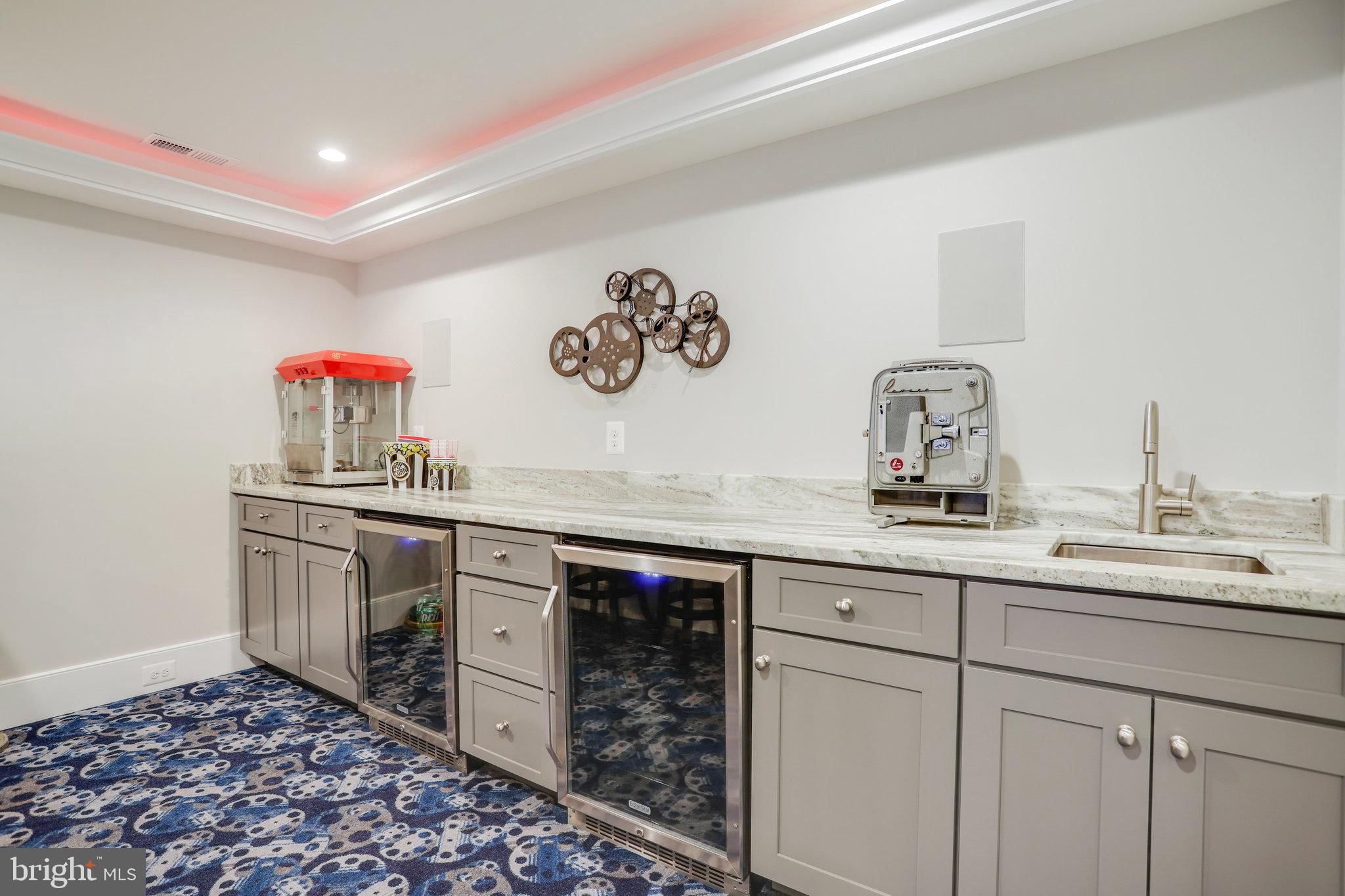 DUNN LORING WOODS - Residential