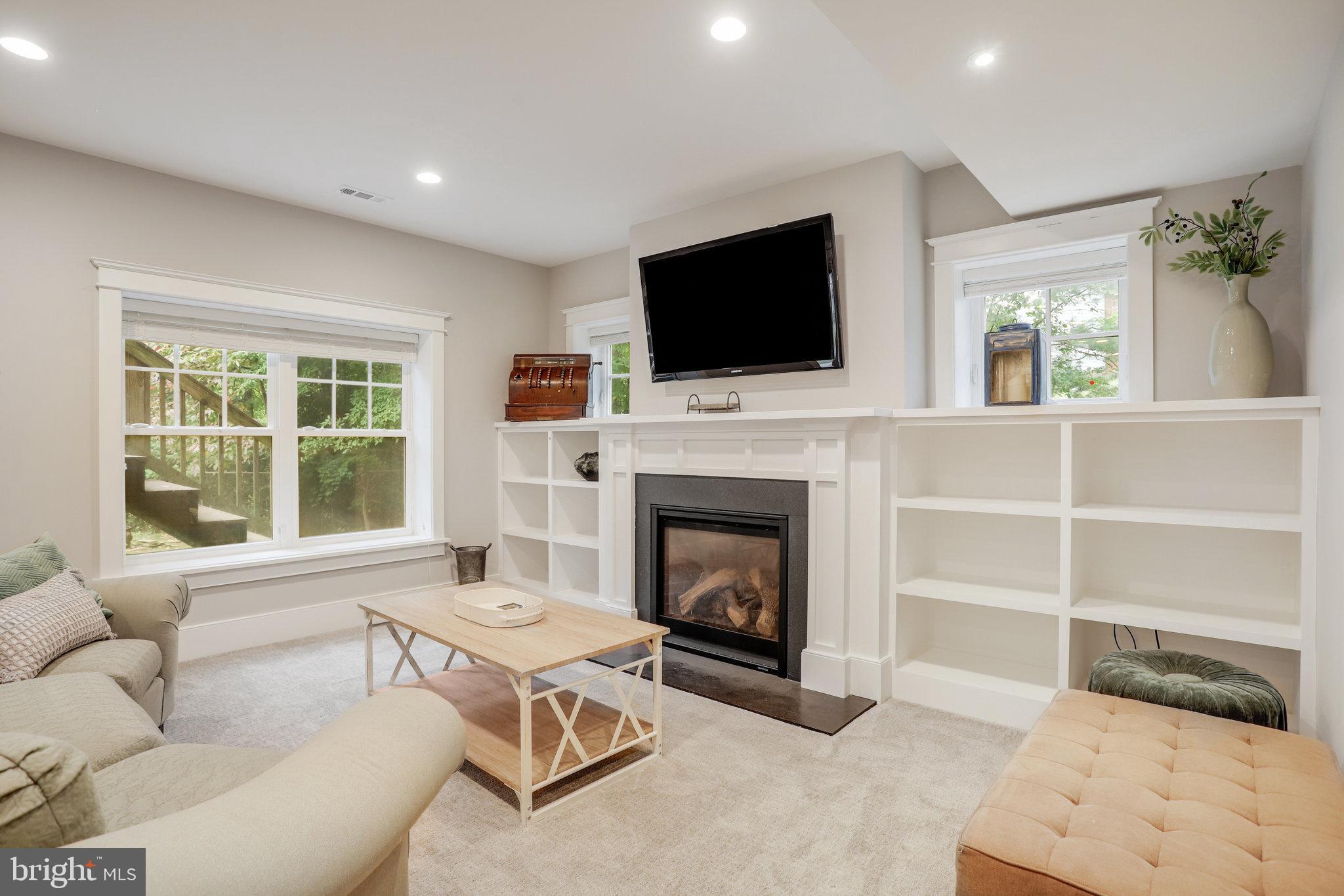 DUNN LORING WOODS - Residential